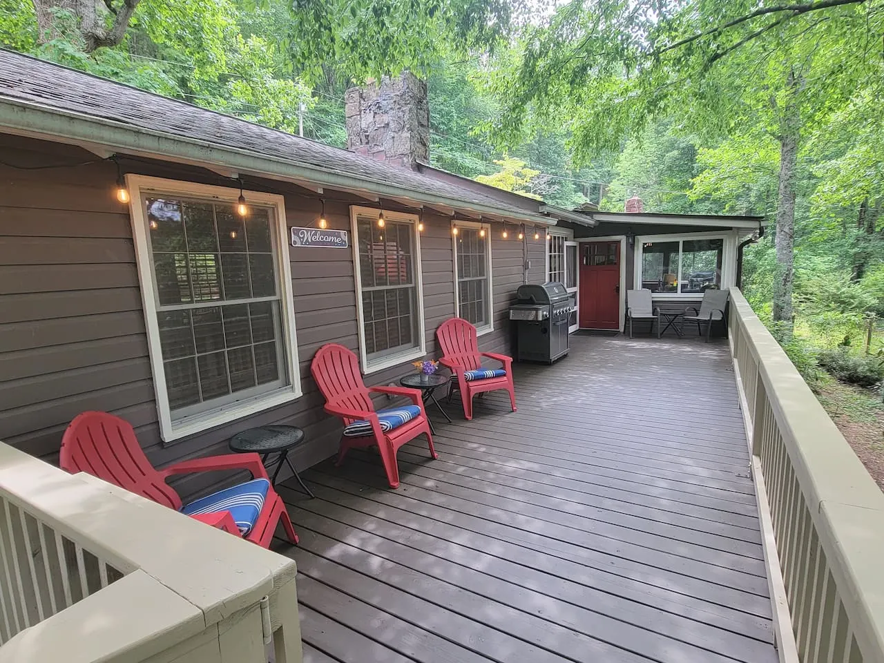 Cozy Cabin Trails & Family Memories 8