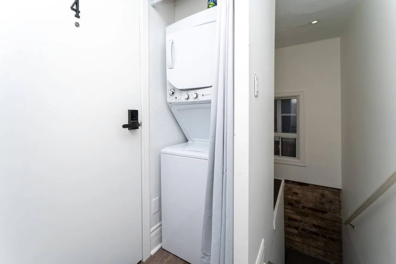 Bright Beachside Studio Walk to Woodbine Beach 16