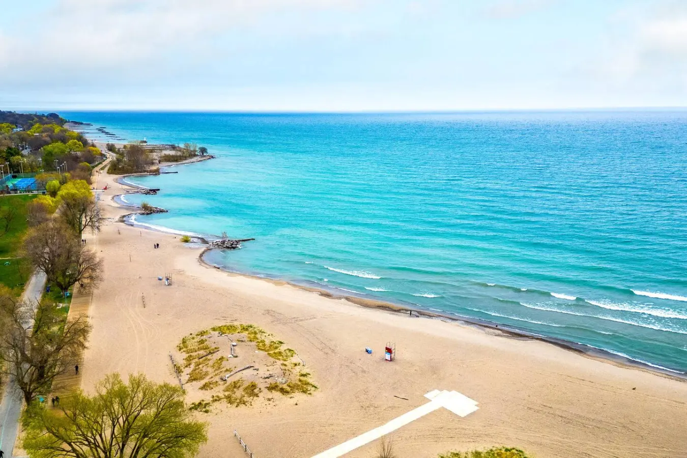 Bright Beachside Studio Walk to Woodbine Beach 5