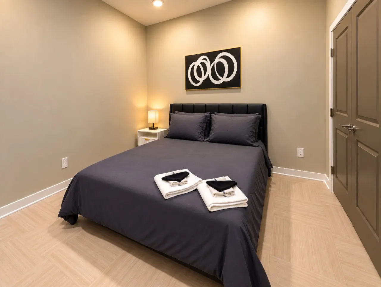 Downtown View Retreat 3BR 2 Kings 11