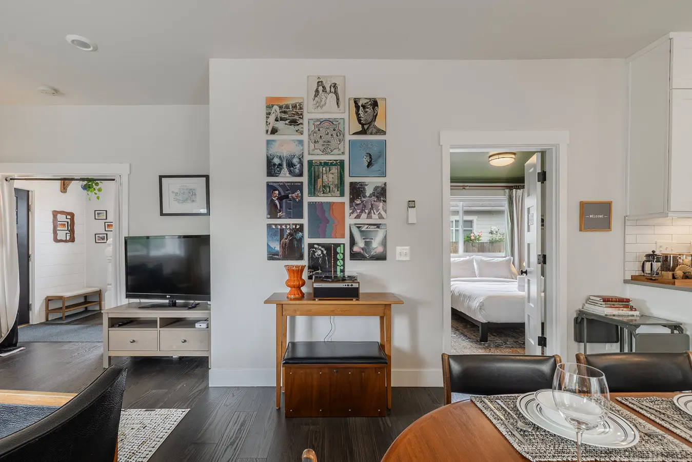 Ballard Craftsman Sleeps 10 A/C, BBQ & Firepit 9