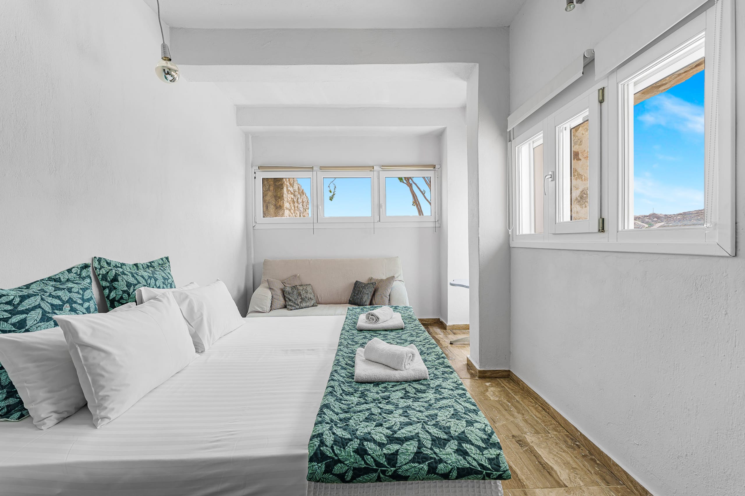 Beachfront Super Rockies Resort Villa Anemeli 14