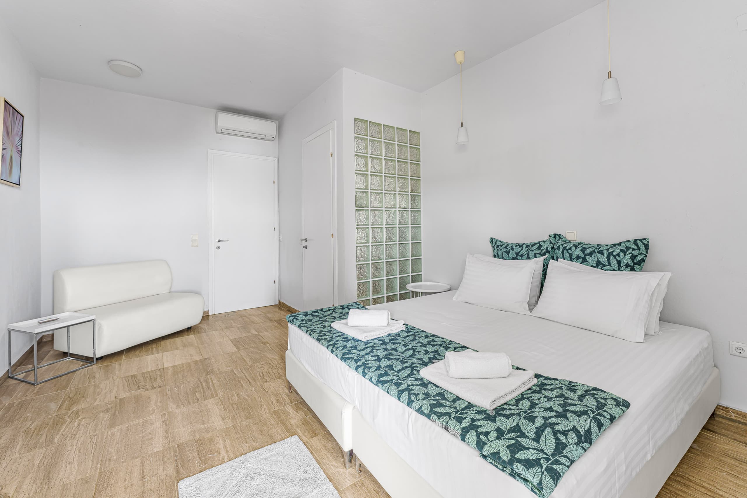 Beachfront Super Rockies Resort Villa Anemeli 16