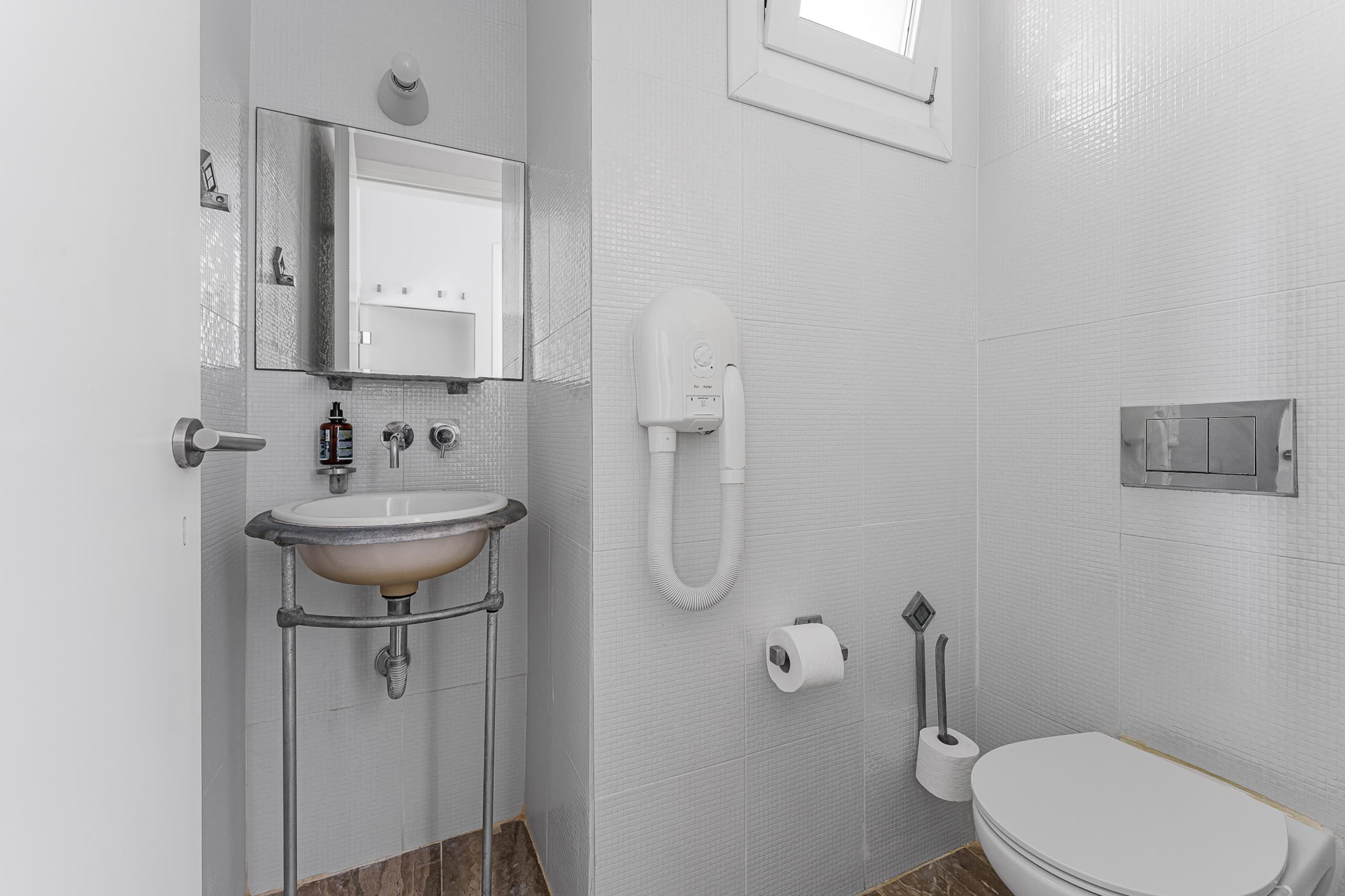 Beachfront Super Rockies Resort Villa Anemeli 21