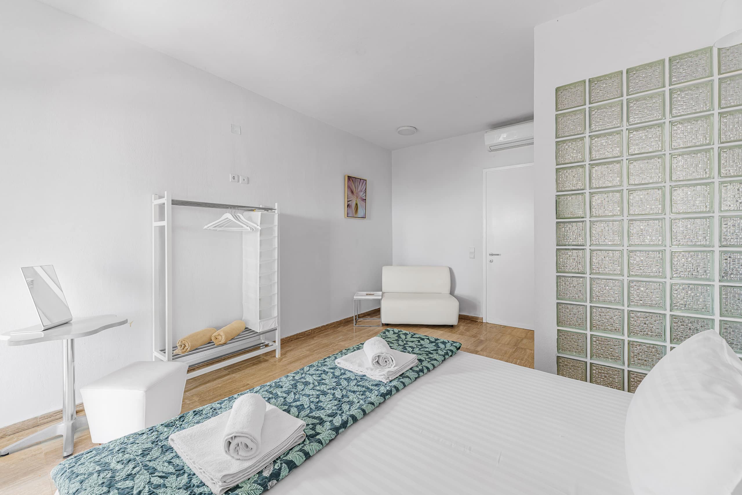Beachfront Super Rockies Resort Villa Anemeli 17