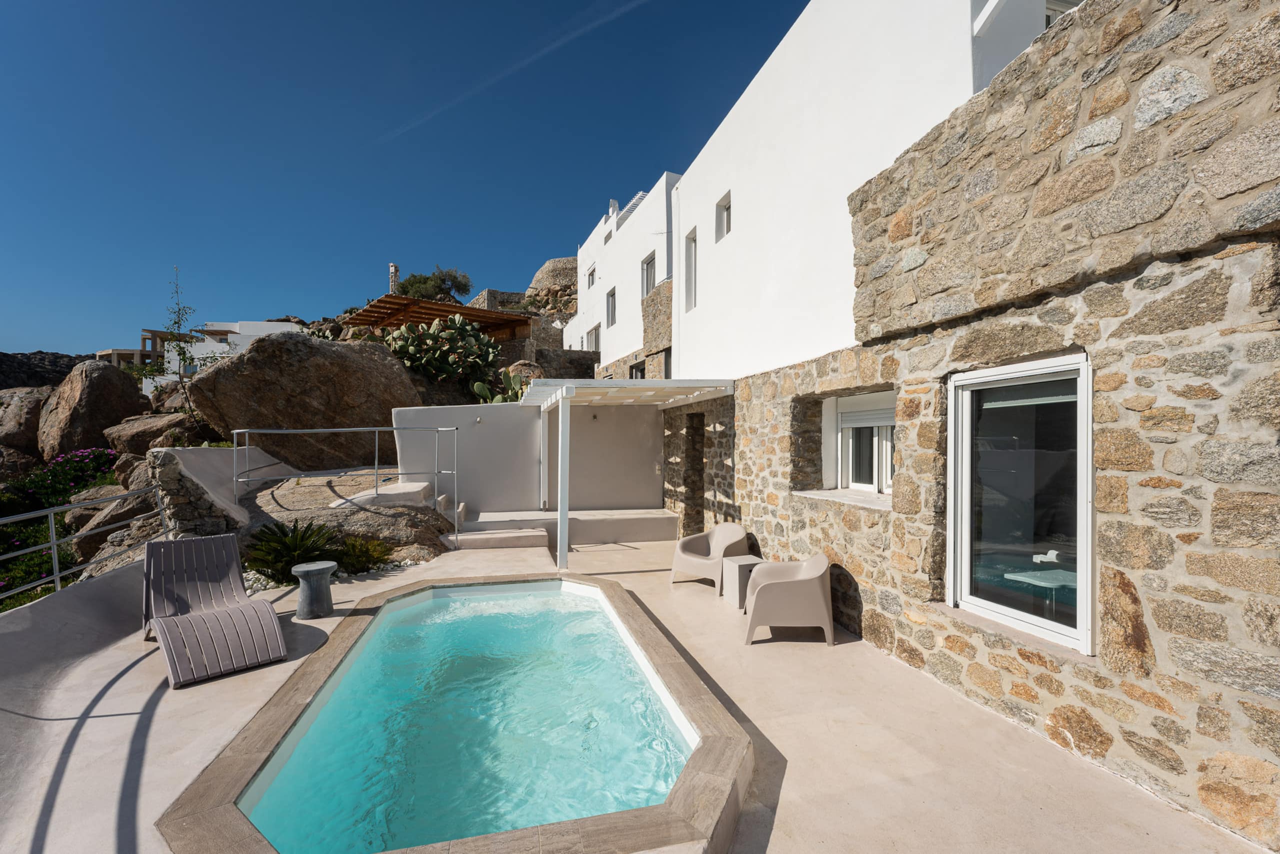 Beachfront Super Rockies Resort Villa Anemeli 34