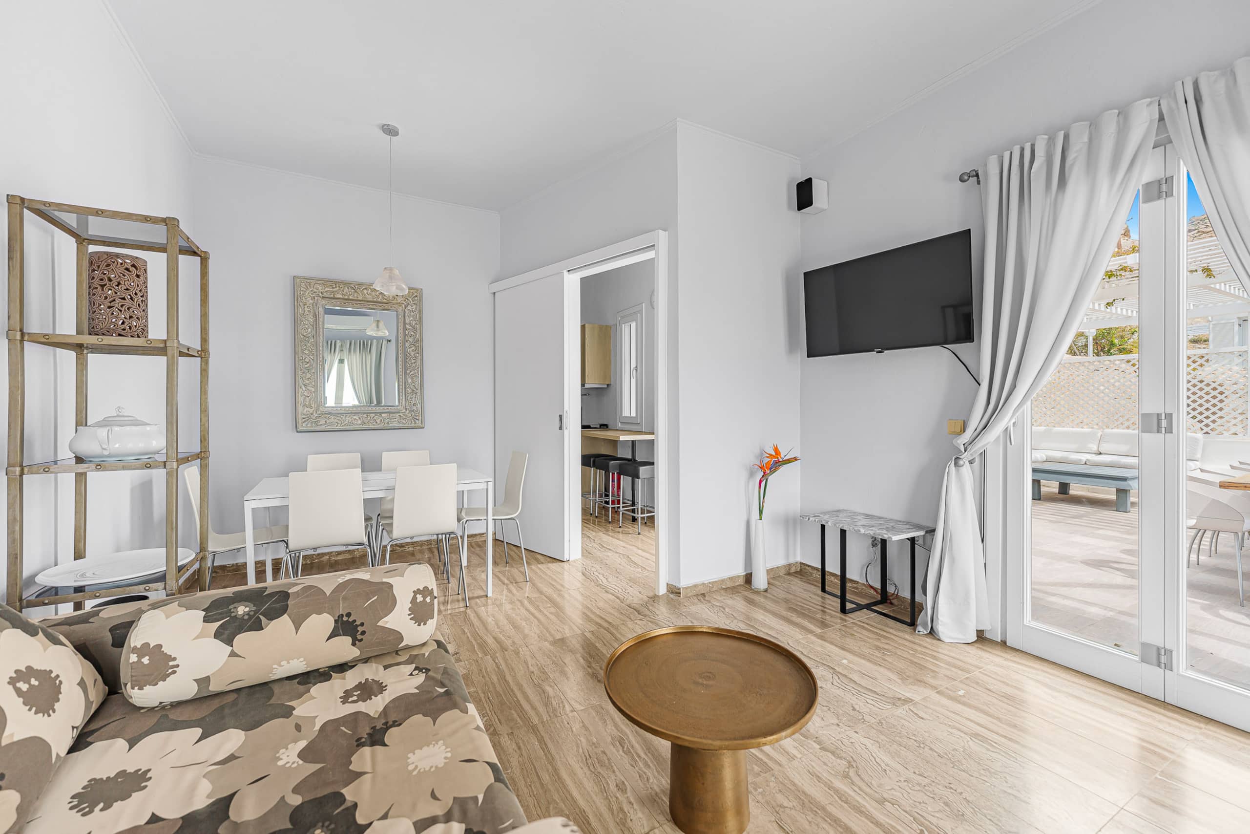 Beachfront Super Rockies Resort Villa Anemeli 9