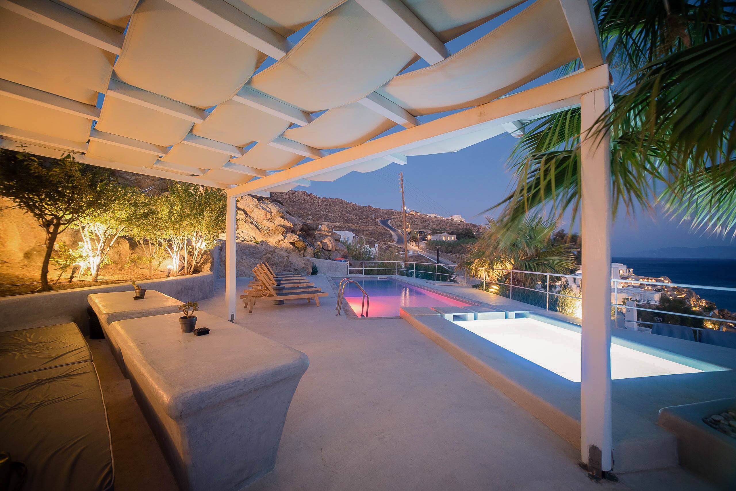 Beachfront Super Rockies Resort Villa Anemeli 36