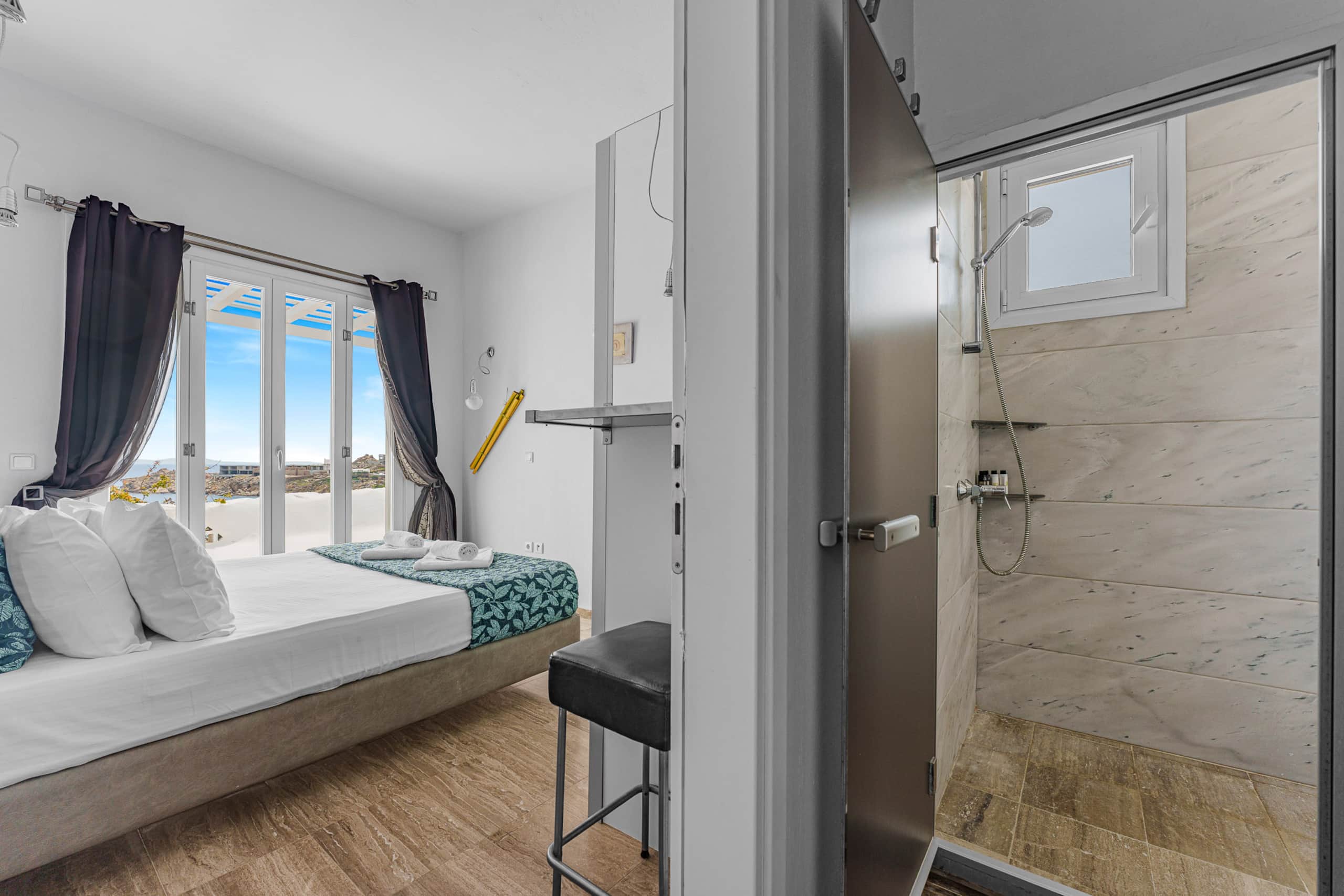 Beachfront Super Rockies Resort Villa Anemeli 12