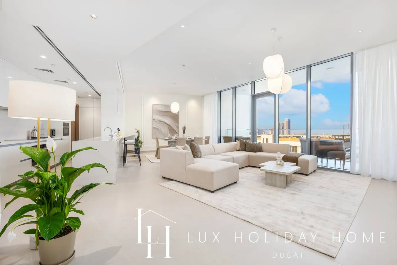 LUX The Burj Khalifa Lagoon View Suite 5 2