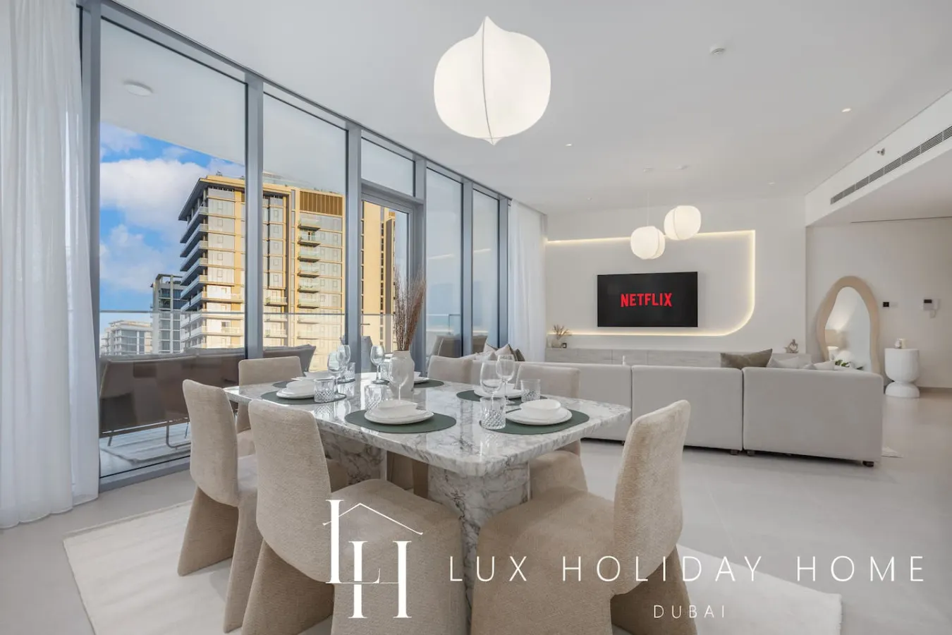 LUX The Burj Khalifa Lagoon View Suite 5 9