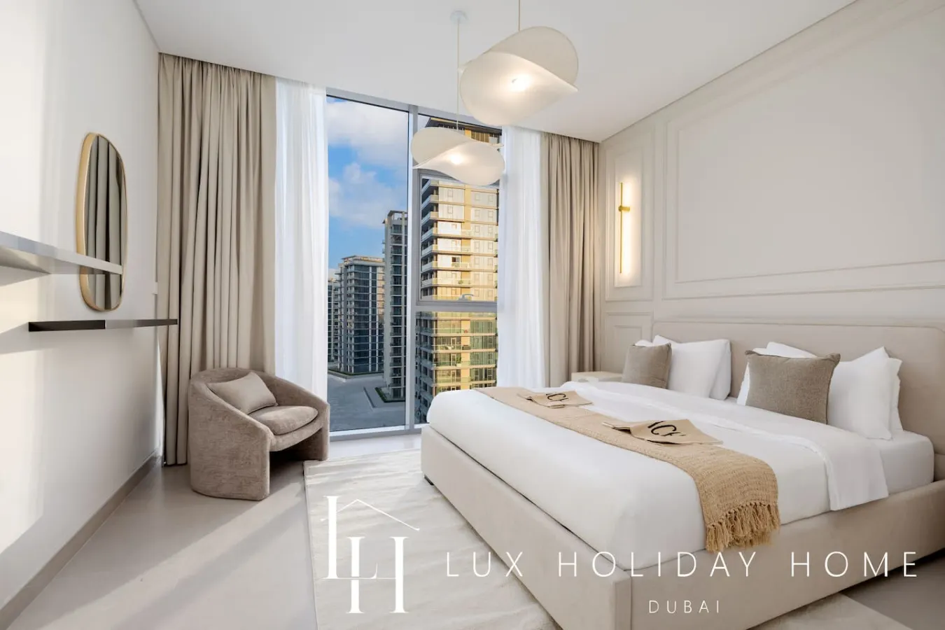 LUX The Burj Khalifa Lagoon View Suite 5 7