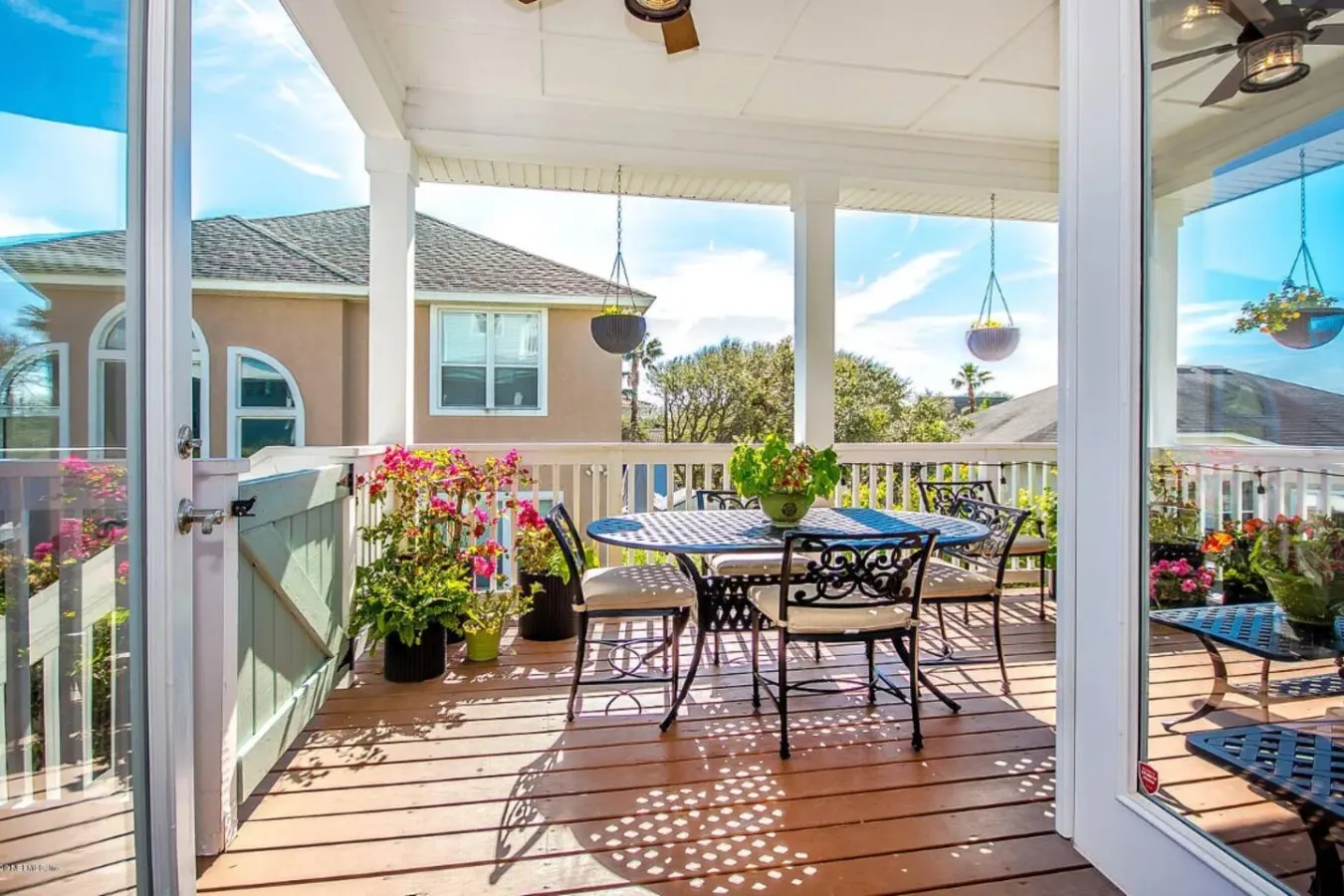 Barefoot Beach House — photo 4