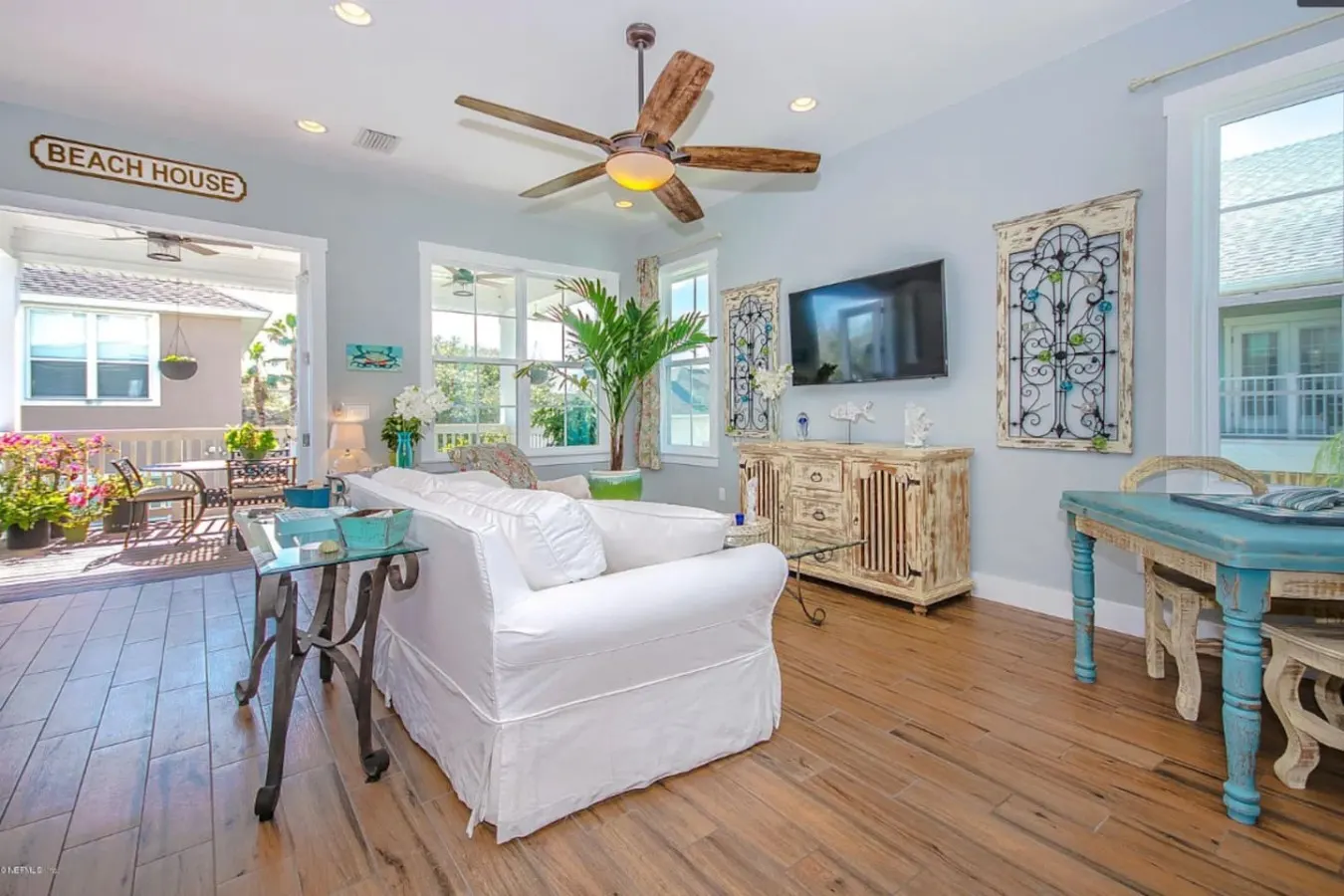 Barefoot Beach House 8
