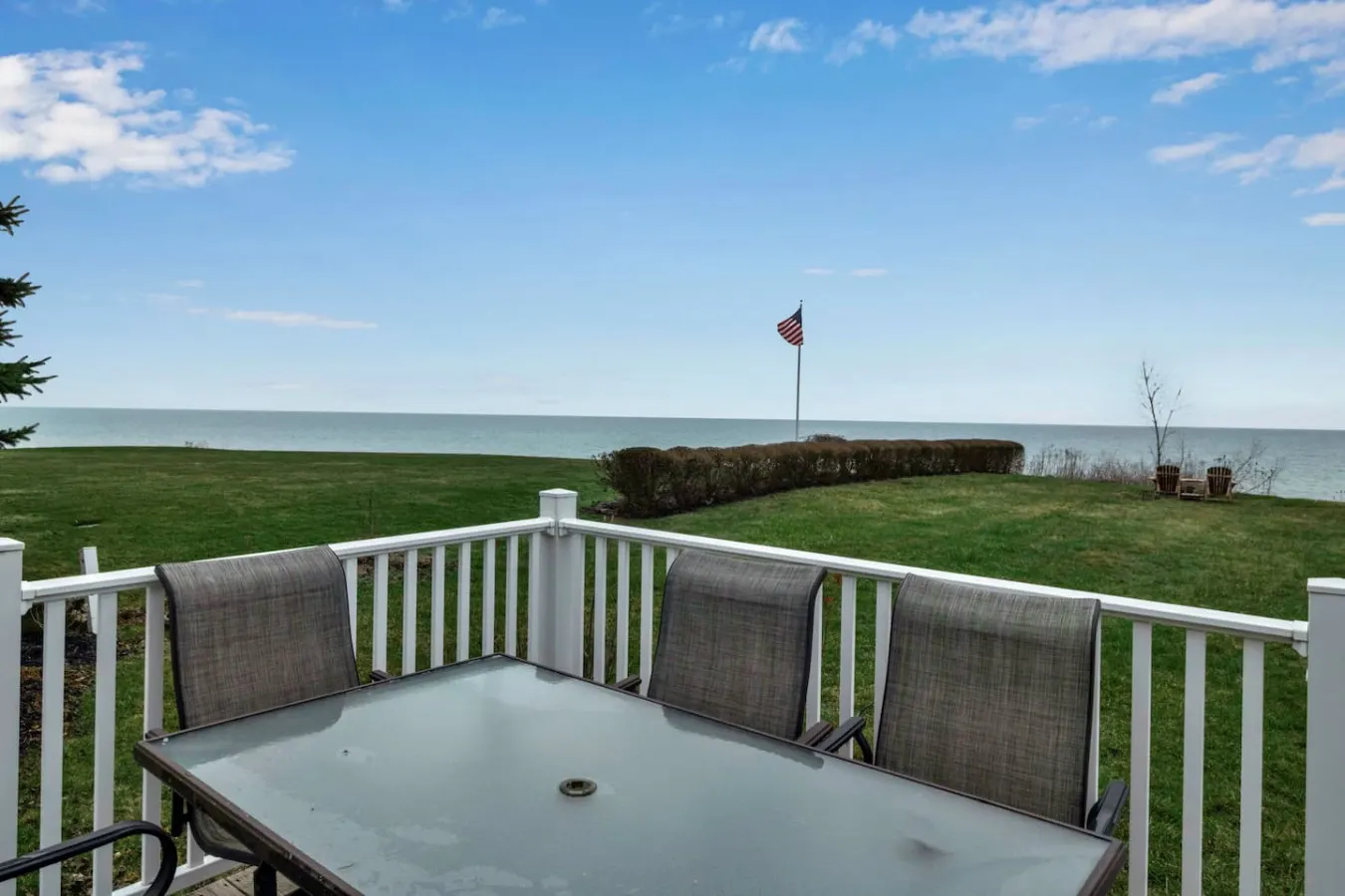 Lakefront Home- 5 Beds, Firepit + Sleeps 8 14