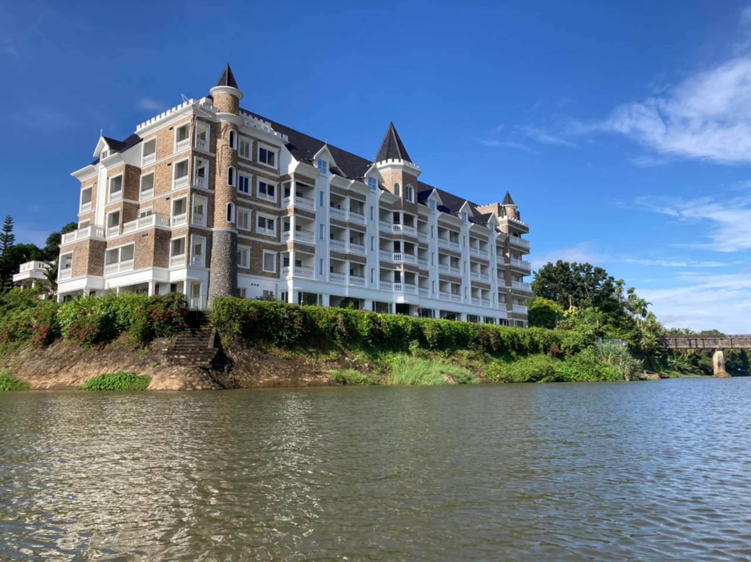 Riverine Castle