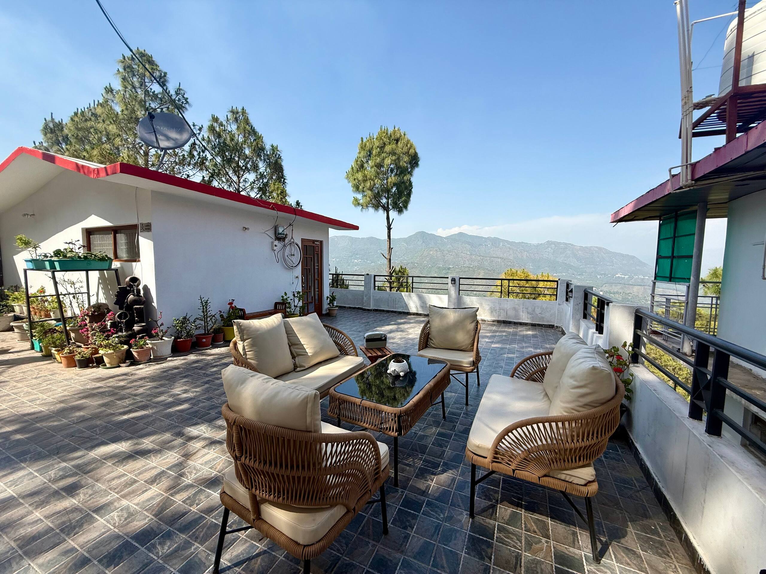 Modern Organic 4BR | Captain’s Ridgeview Retreat — photo 3