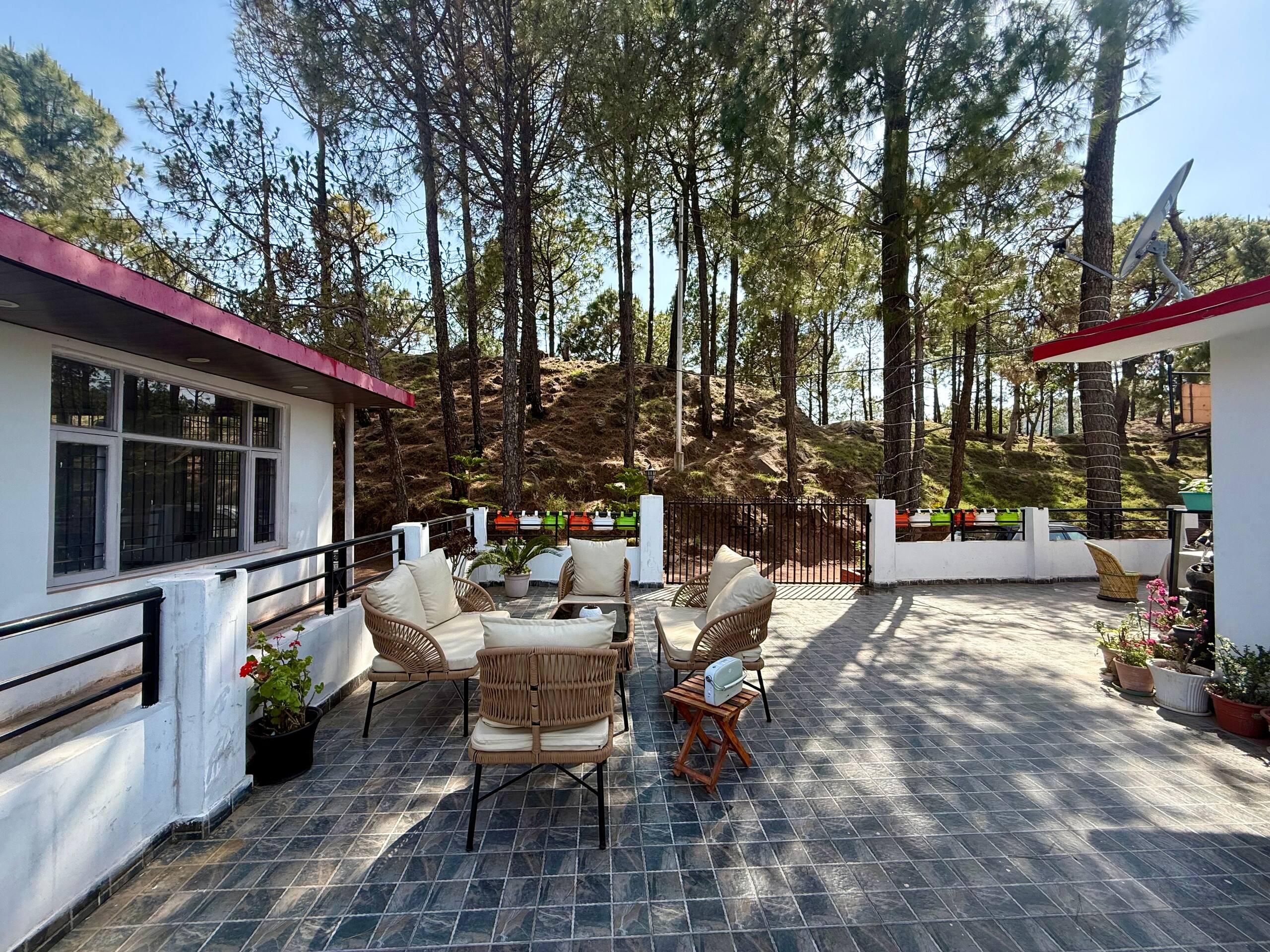 Modern Organic 4BR | Captain’s Ridgeview Retreat — photo 4