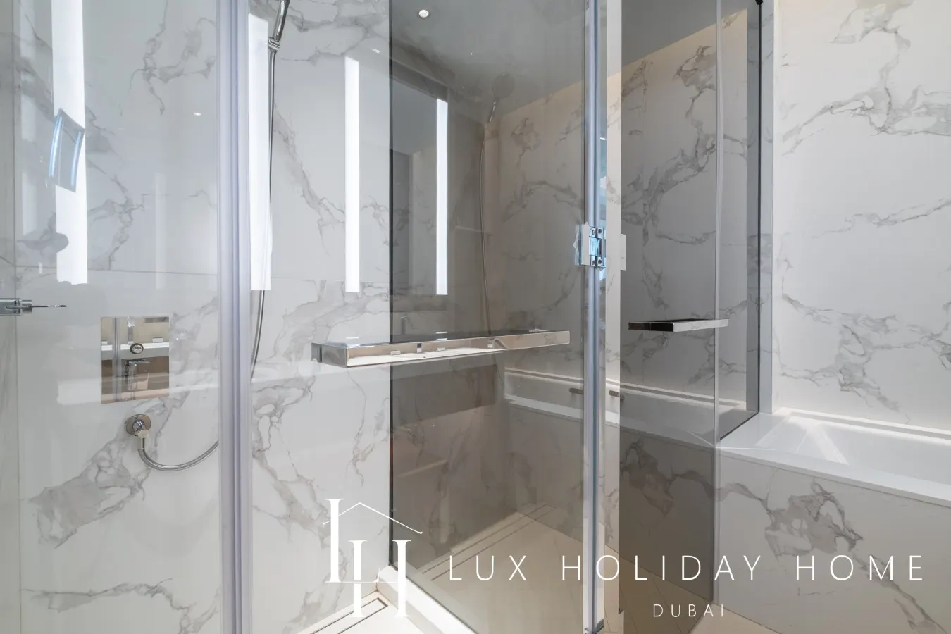LUX The Address Opera Downtown Suite 18