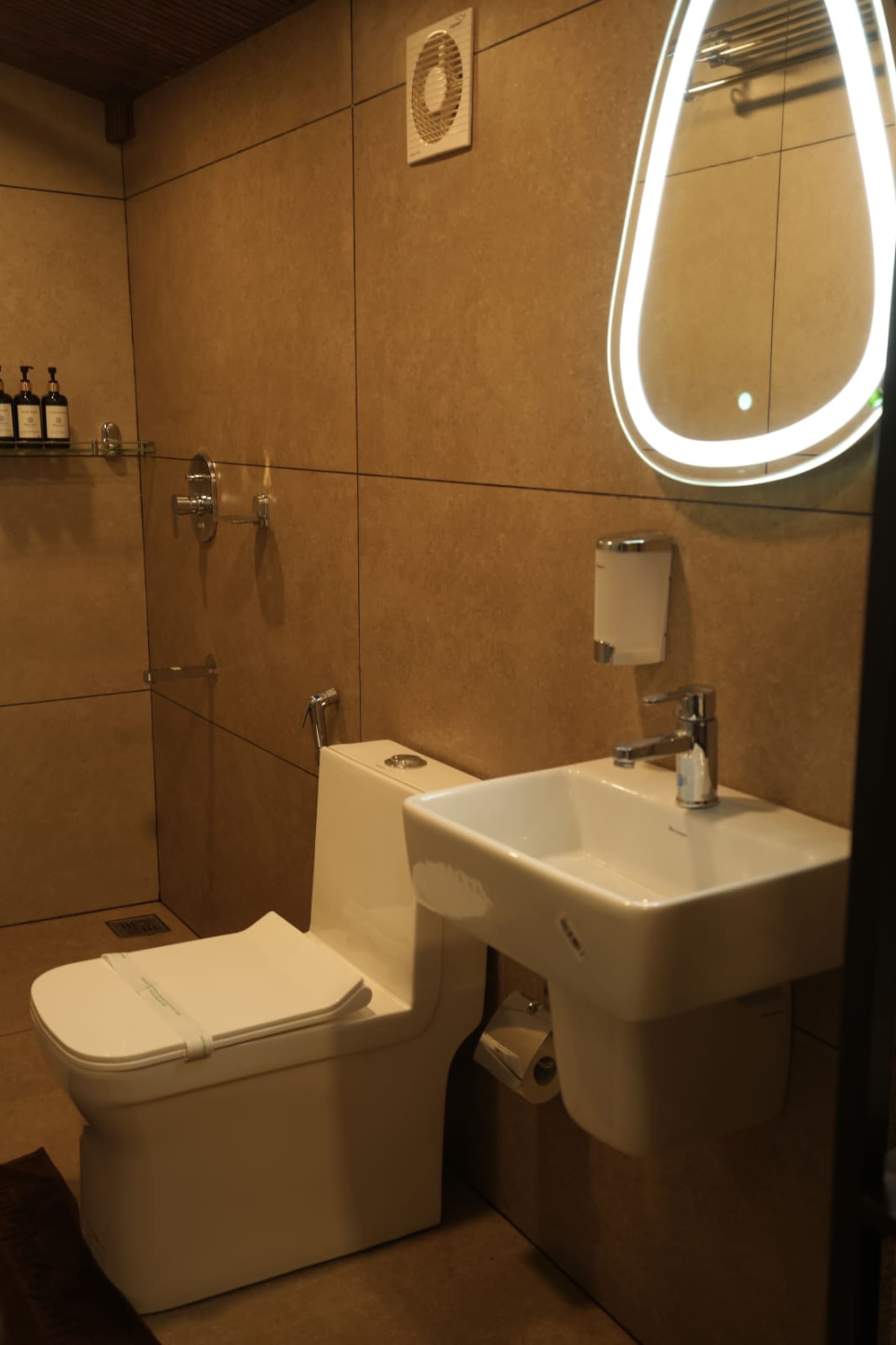 Private Glamping | River View 8
