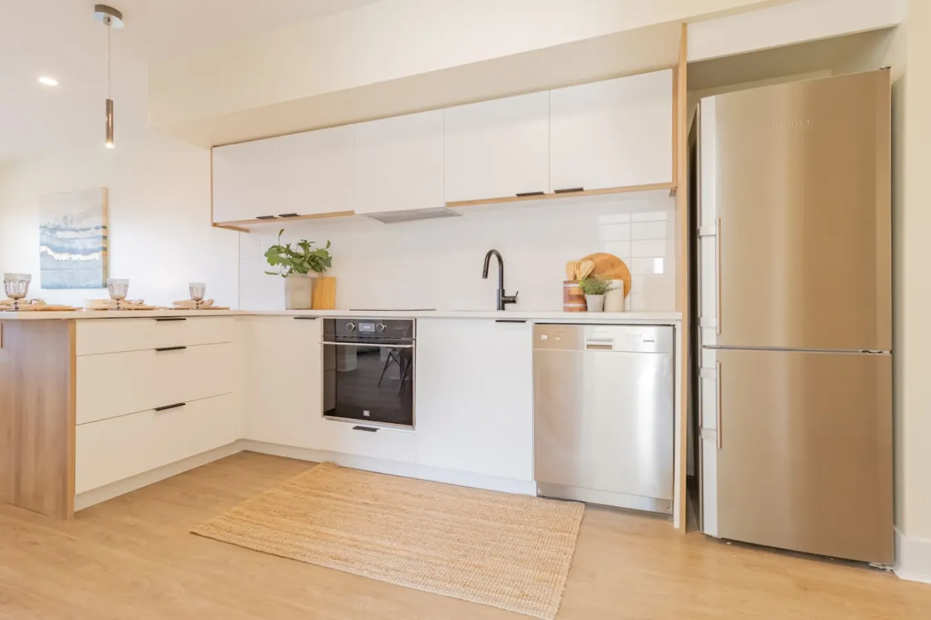 The Bend Condos- Hot Tub, 1 min from beach - 201 9
