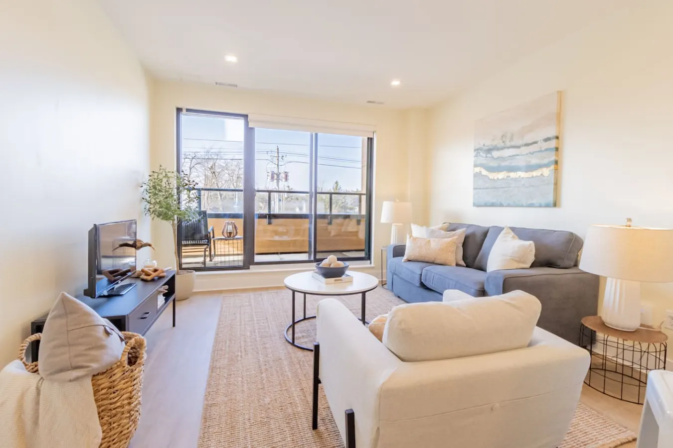The Bend Condos- Hot Tub, 1 min from beach - 201 10