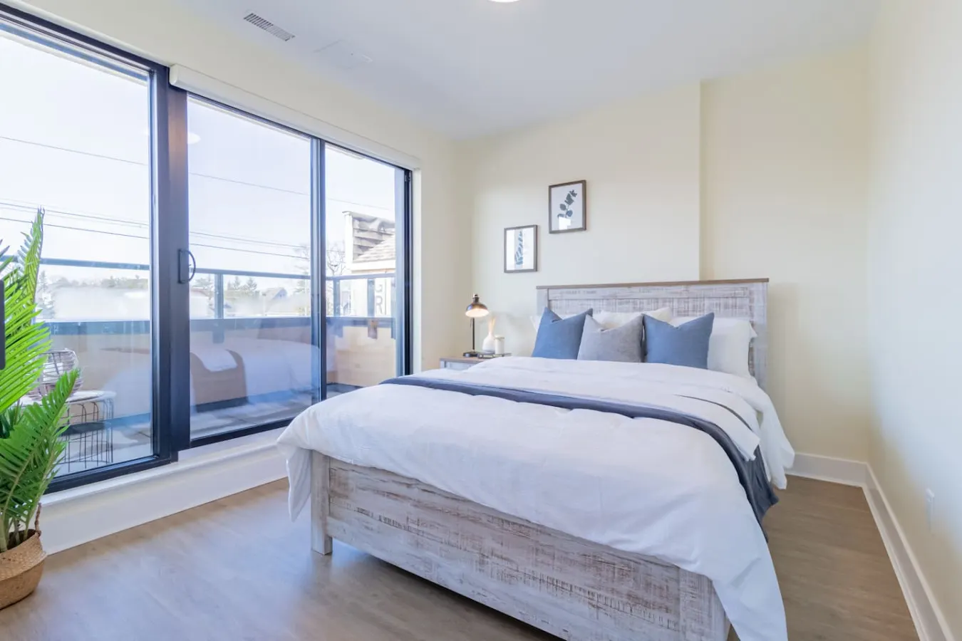 The Bend Condos- Hot Tub, 1 min from beach - 201 15