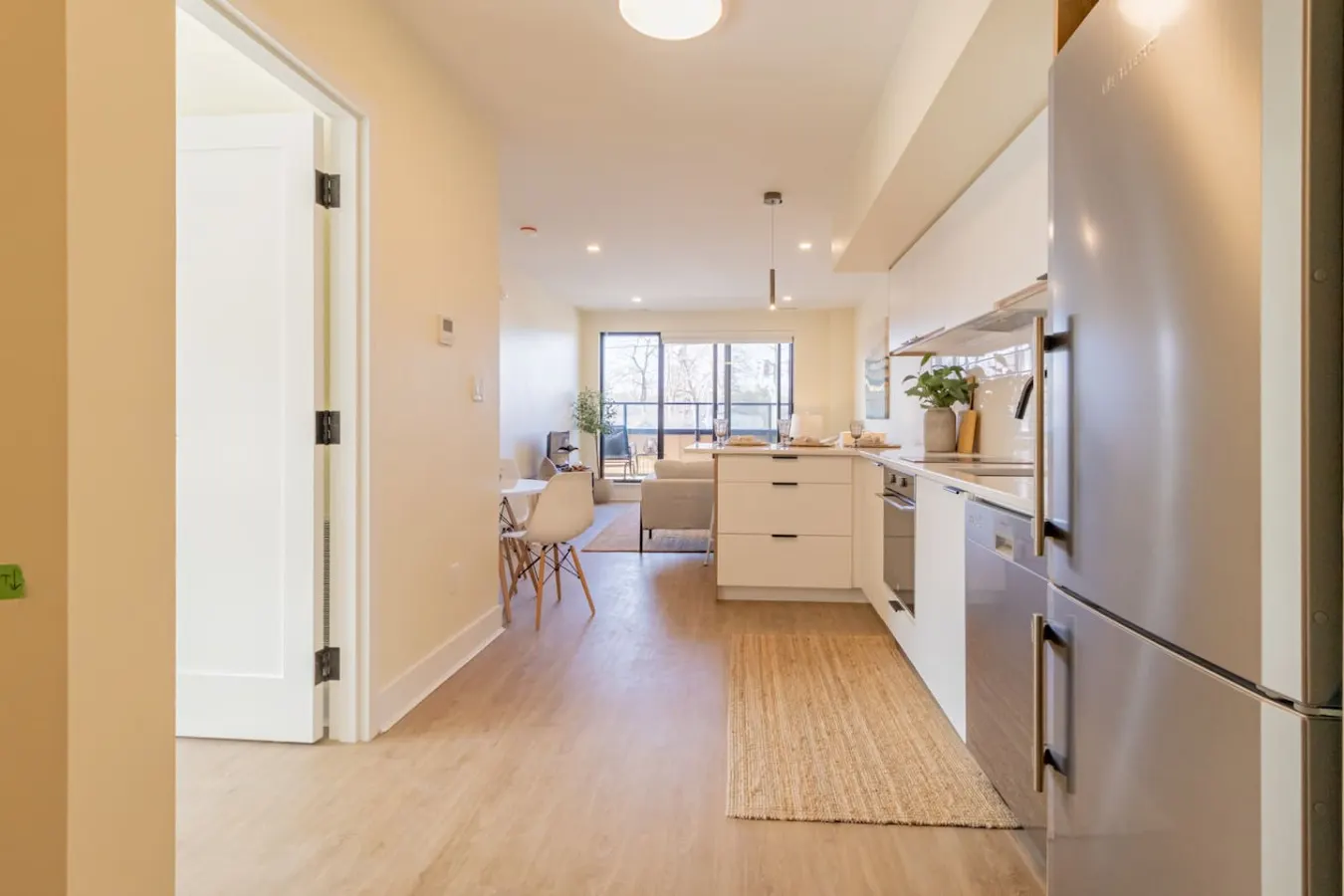 The Bend Condos- Hot Tub, 1 min from beach - 201 20