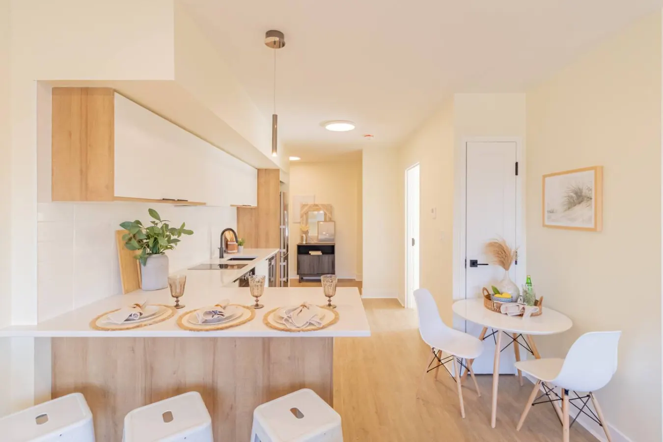 The Bend Condos- Hot Tub, 1 min from beach - 201 — photo 4