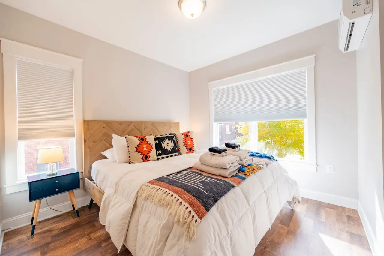*Stylish 1BR Getaway w/ KING Bed + Patio + Wi-Fi