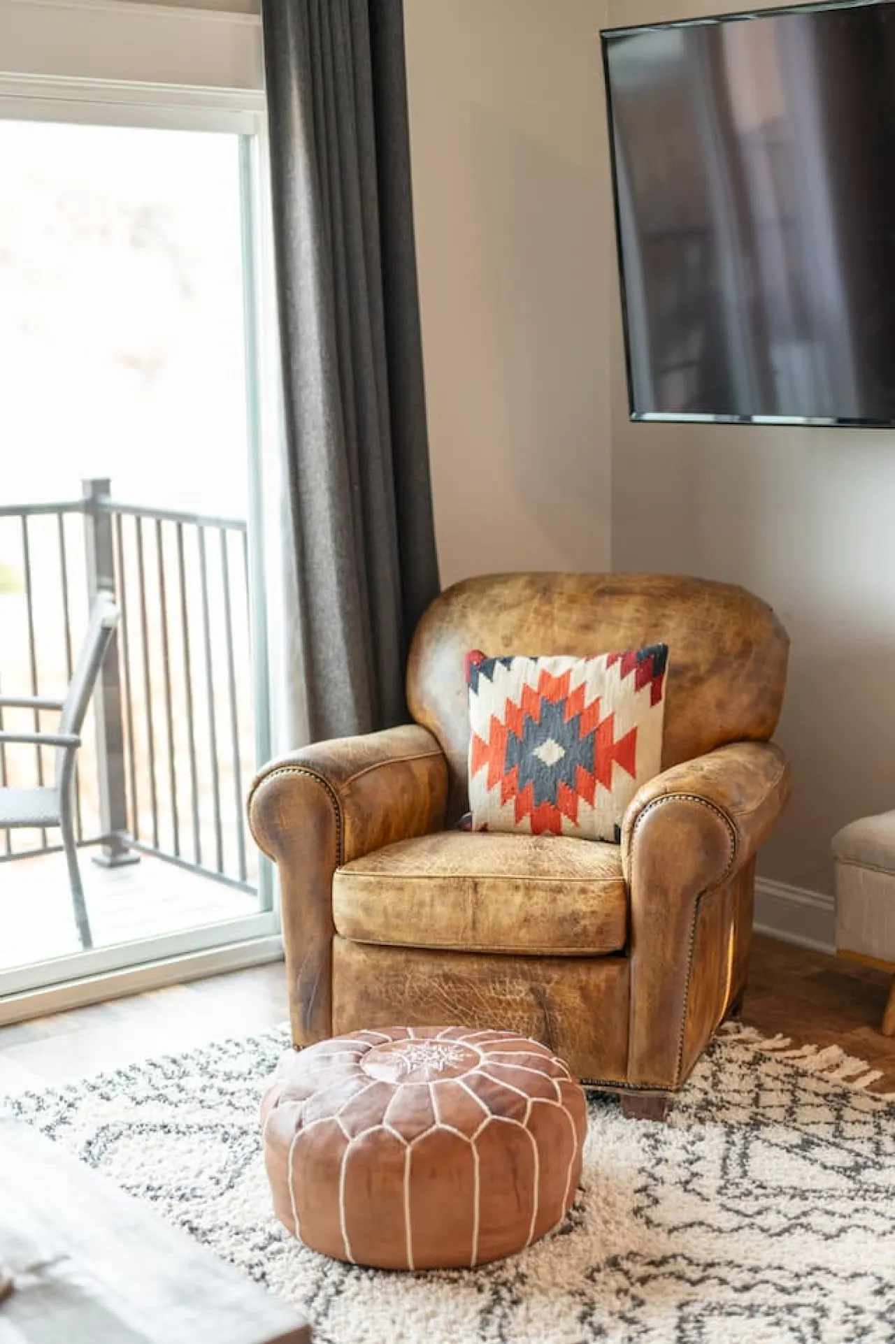 *Stylish 1BR Getaway w/ KING Bed + Patio + Wi-Fi 9