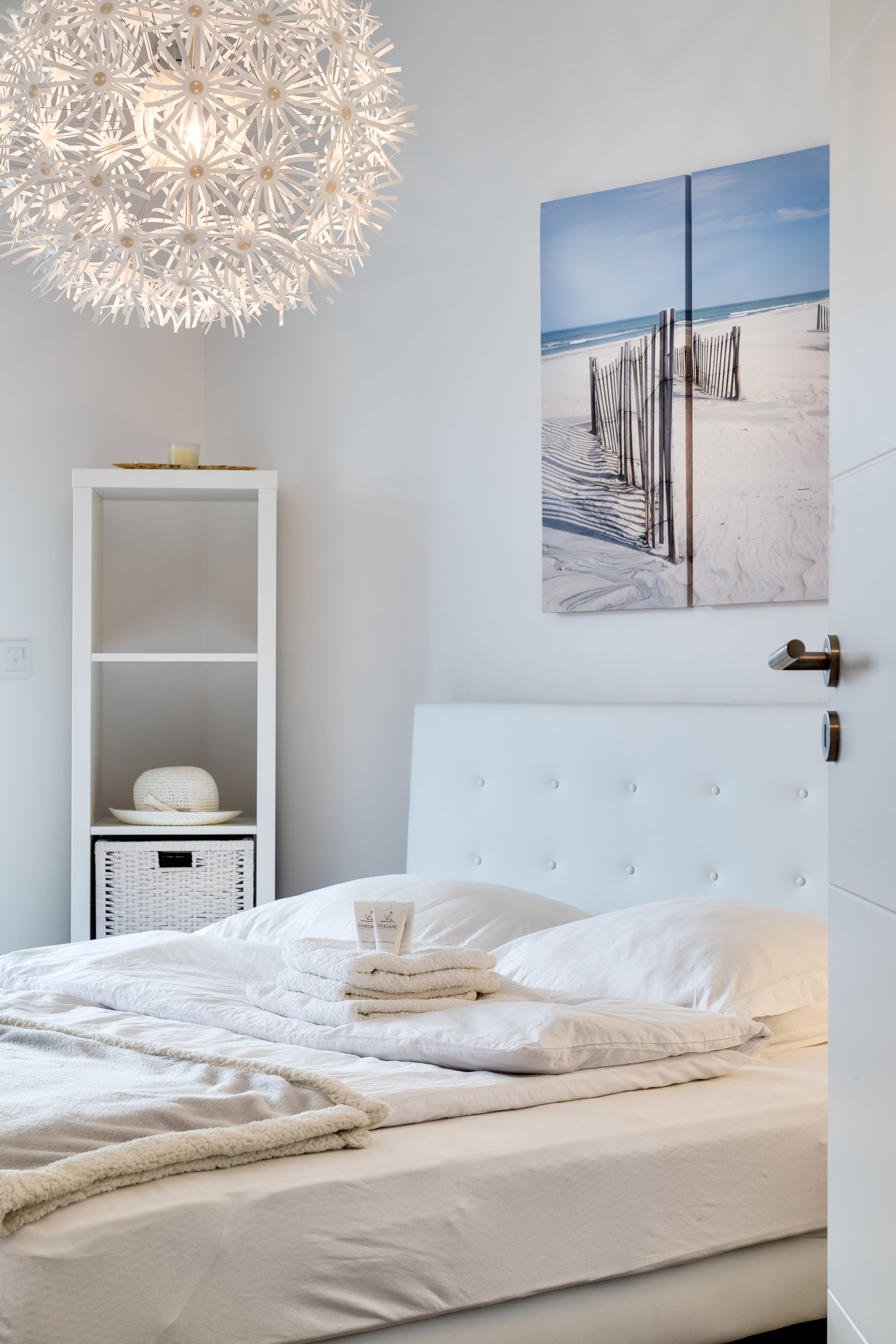 WALK TO THE OCEAN, stylish large 2BR with balcony 21
