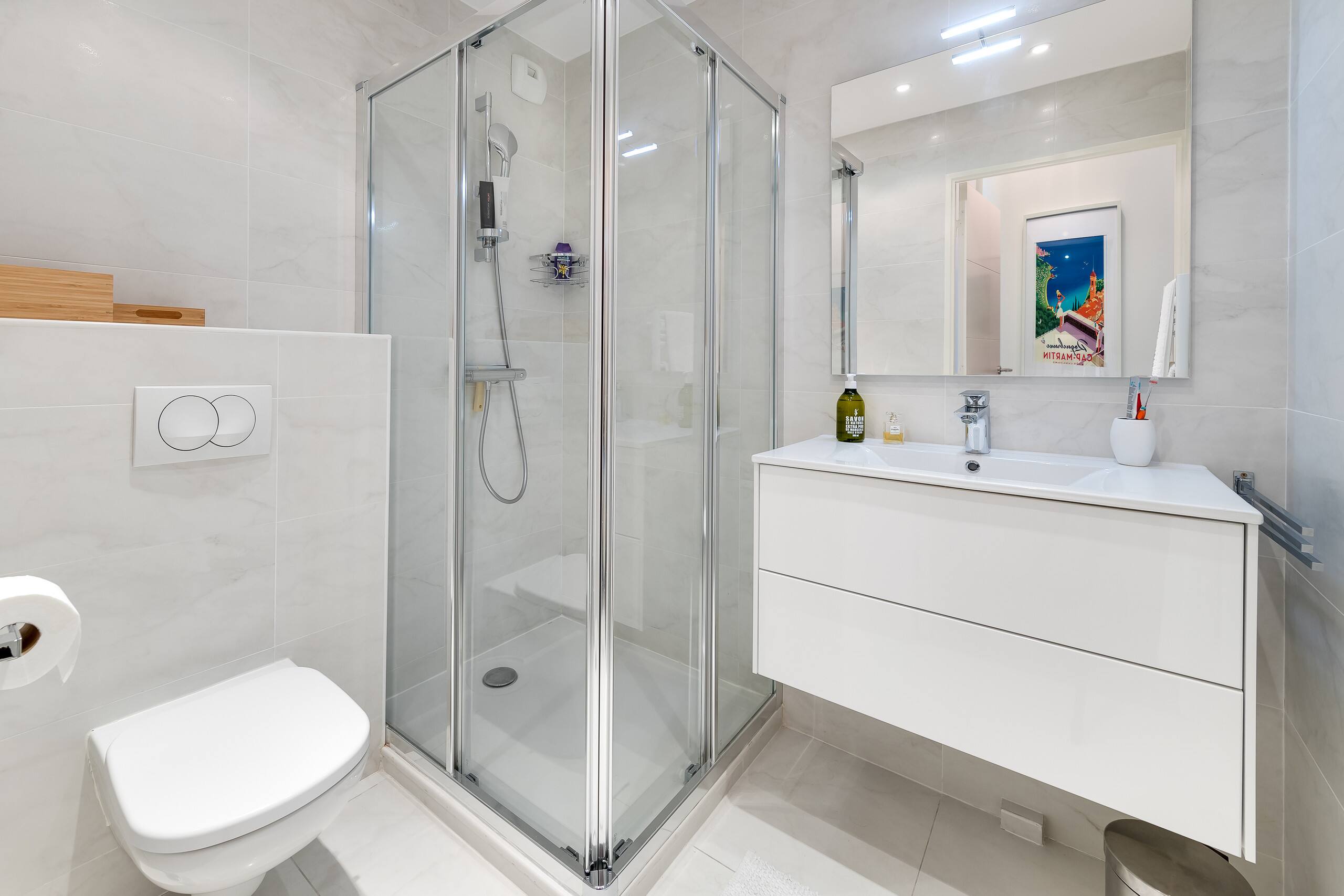 WALK TO THE OCEAN, stylish large 2BR with balcony 24