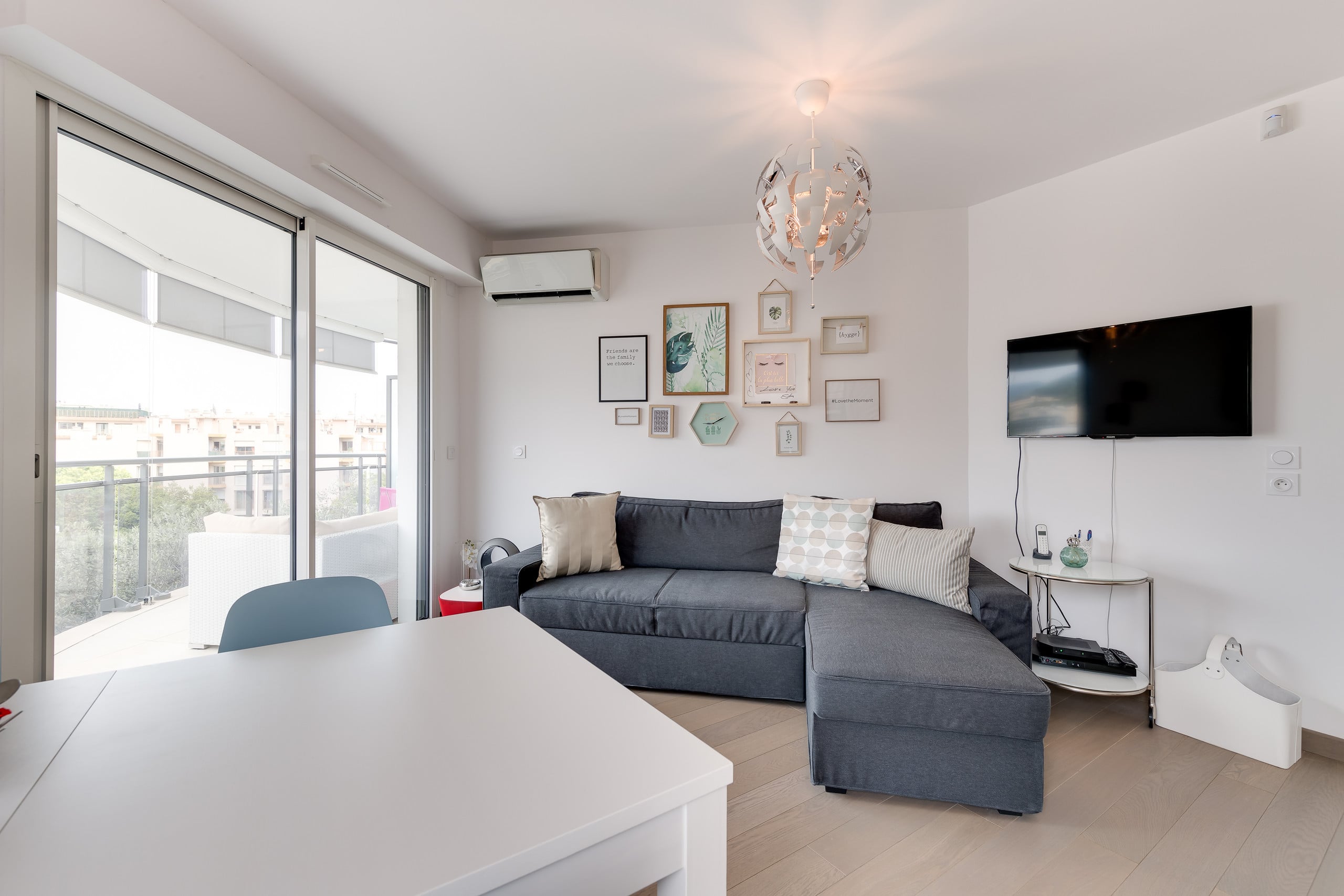 WALK TO THE OCEAN, stylish large 2BR with balcony 6