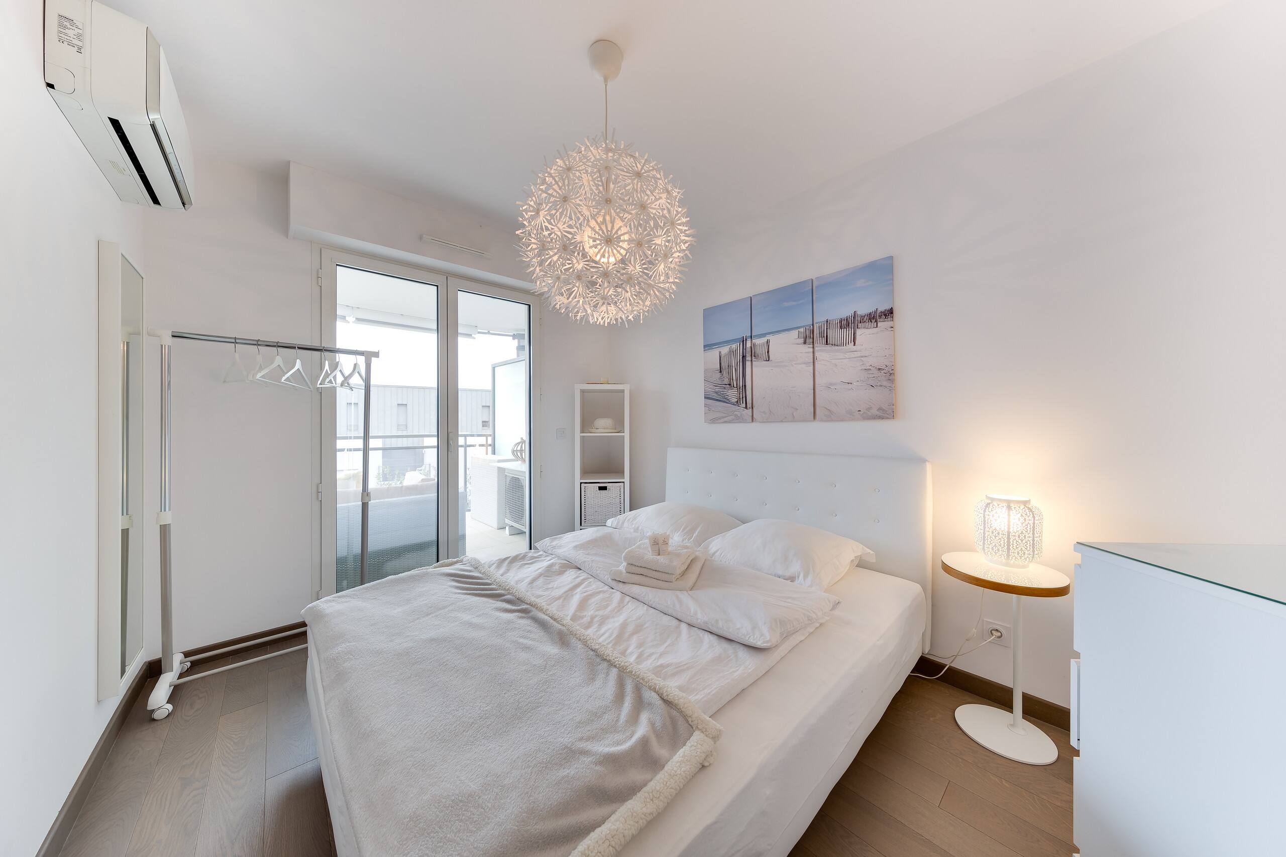 WALK TO THE OCEAN, stylish large 2BR with balcony 19