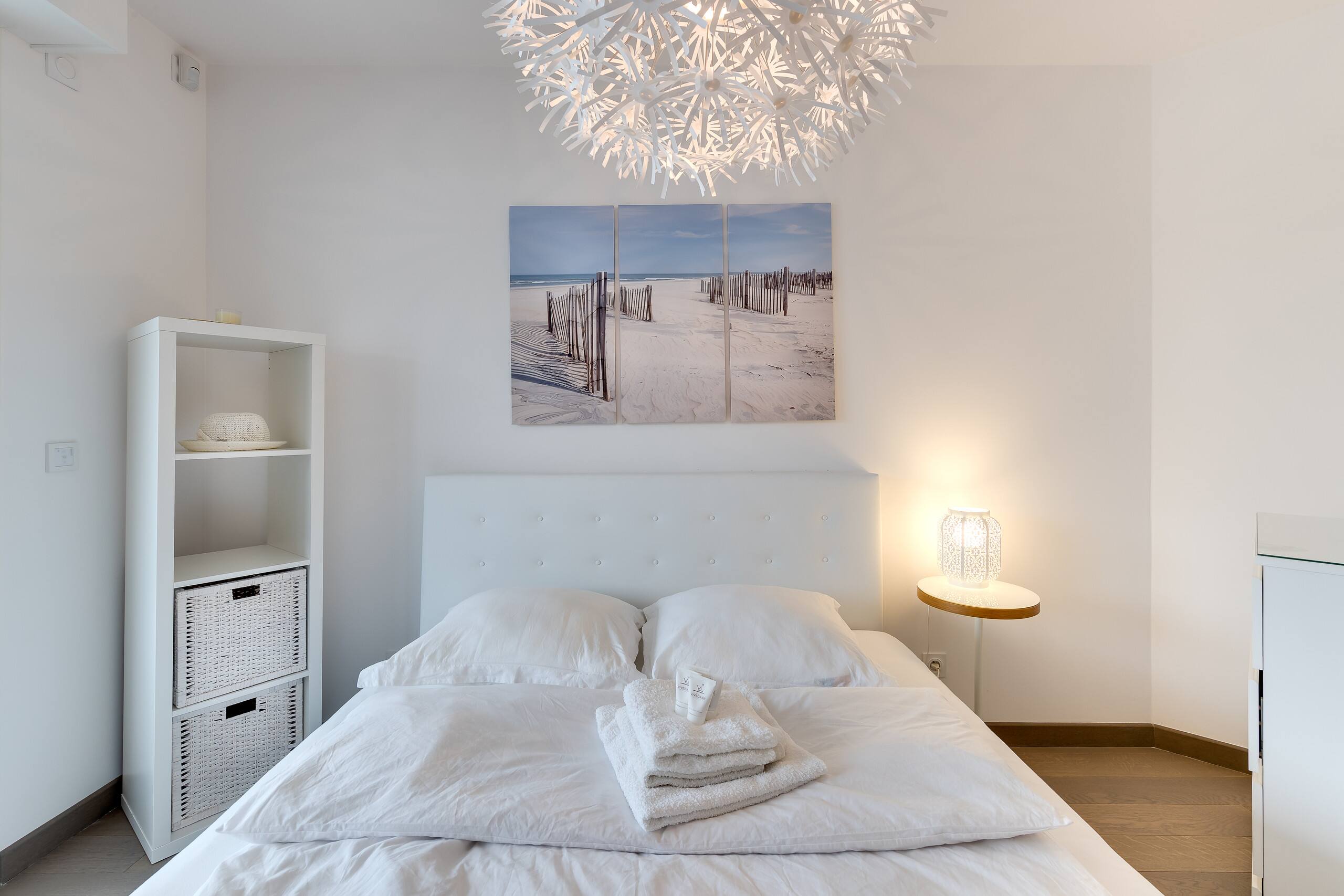 WALK TO THE OCEAN, stylish large 2BR with balcony 20