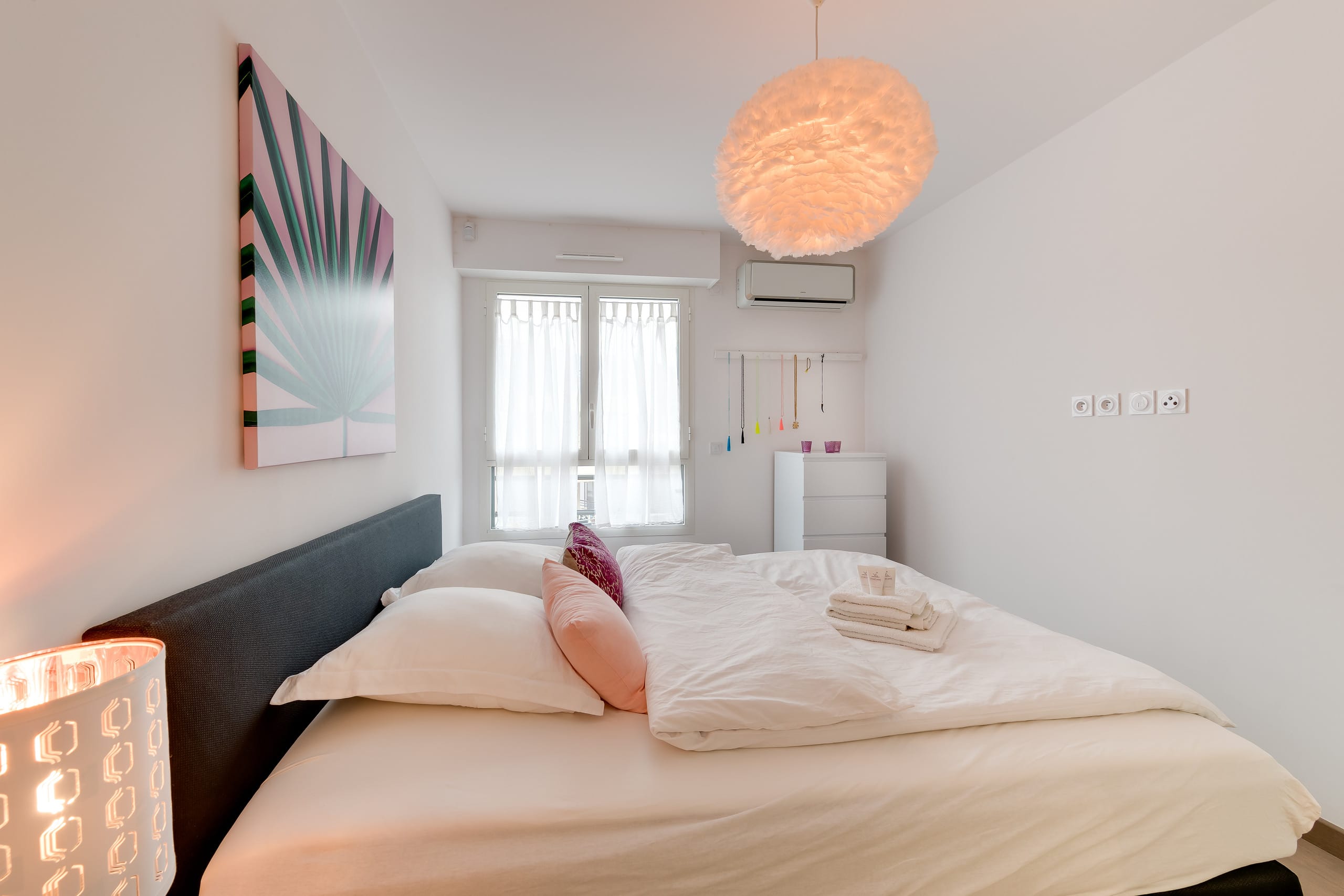 WALK TO THE OCEAN, stylish large 2BR with balcony 14