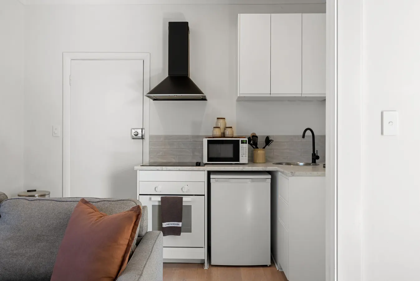 Fleur at Lotus—Chic Boho Flat Near Glenelg & CBD 9
