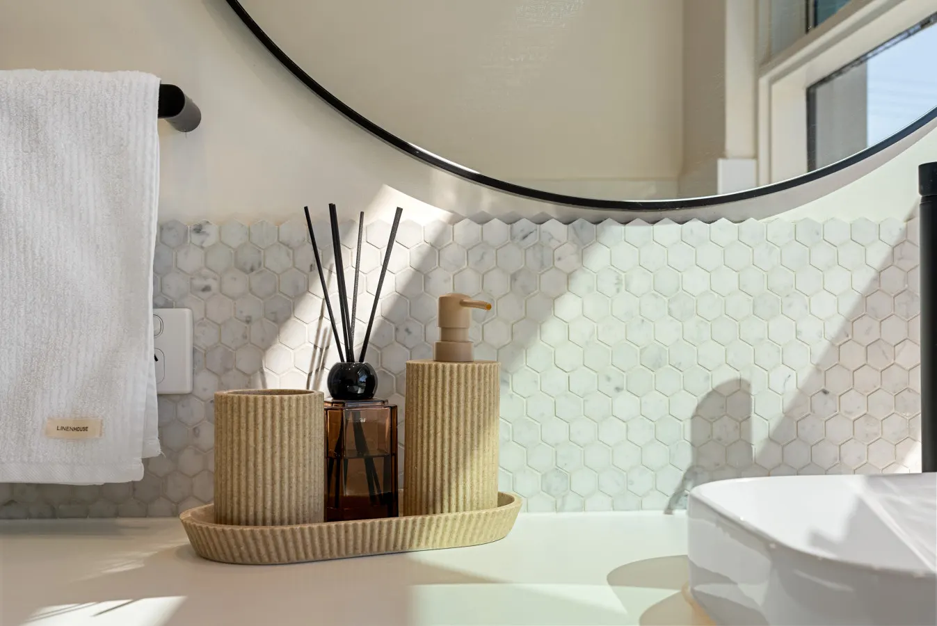 Fleur at Lotus—Chic Boho Flat Near Glenelg & CBD 11