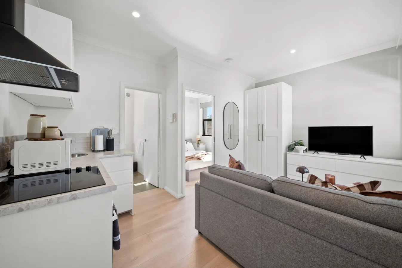 Fleur at Lotus—Chic Boho Flat Near Glenelg & CBD 7