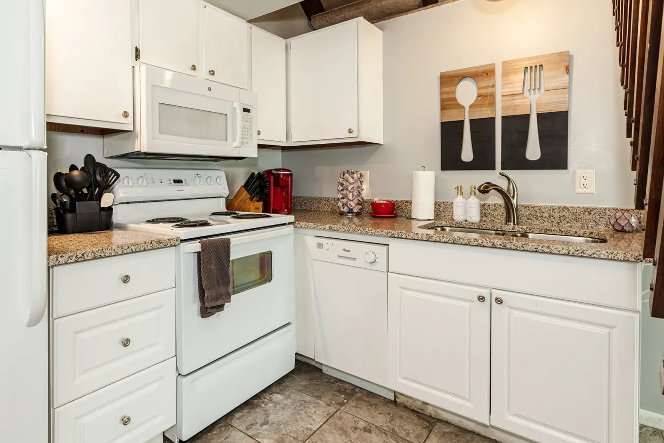 Mt. Adams 1BR Great Location! Steps from Monastery 8