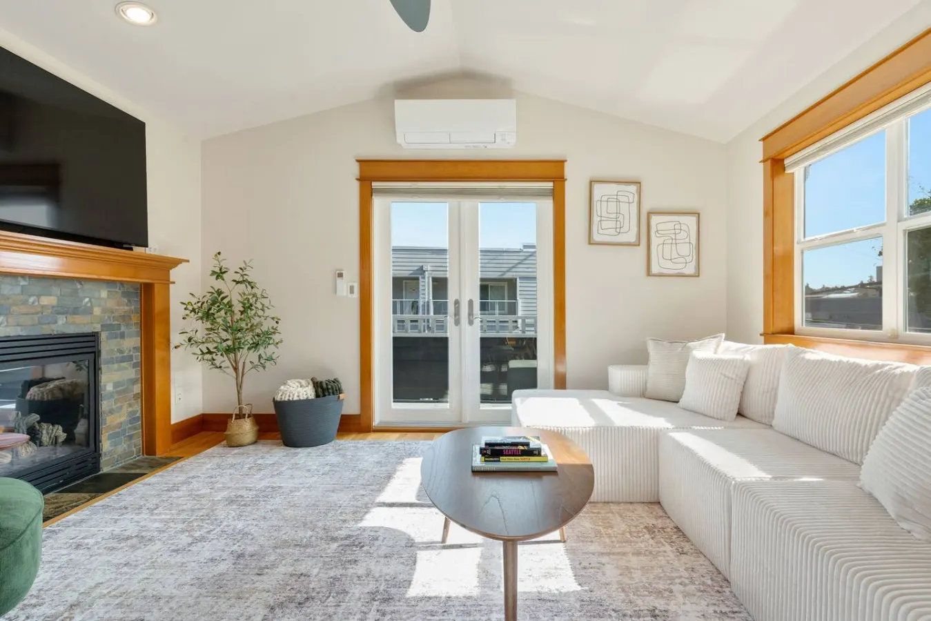 Warm & Tranquil Haven: Gym, Office, Patio