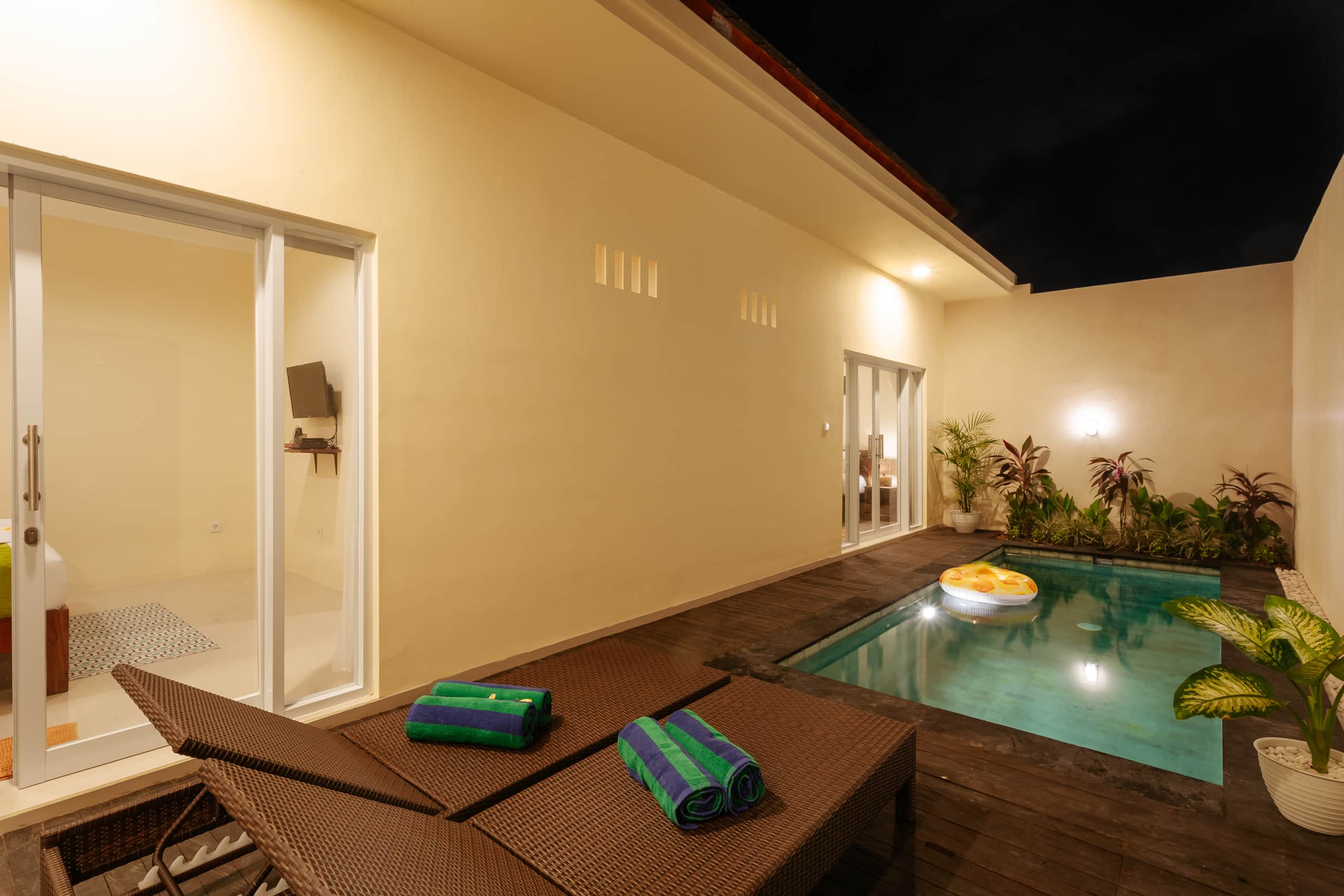 Villa Julie Seminyak - 2 Bed Modern Pool Villa! — photo 2