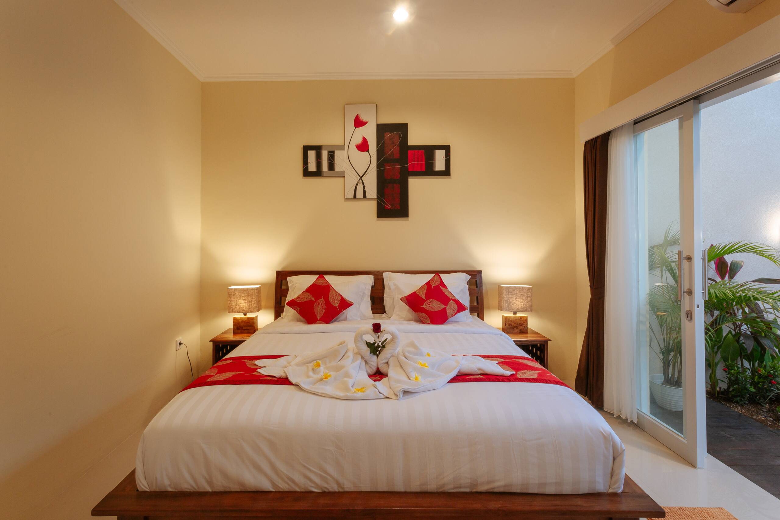 Villa Julie Seminyak - 2 Bed Modern Pool Villa! — photo 4