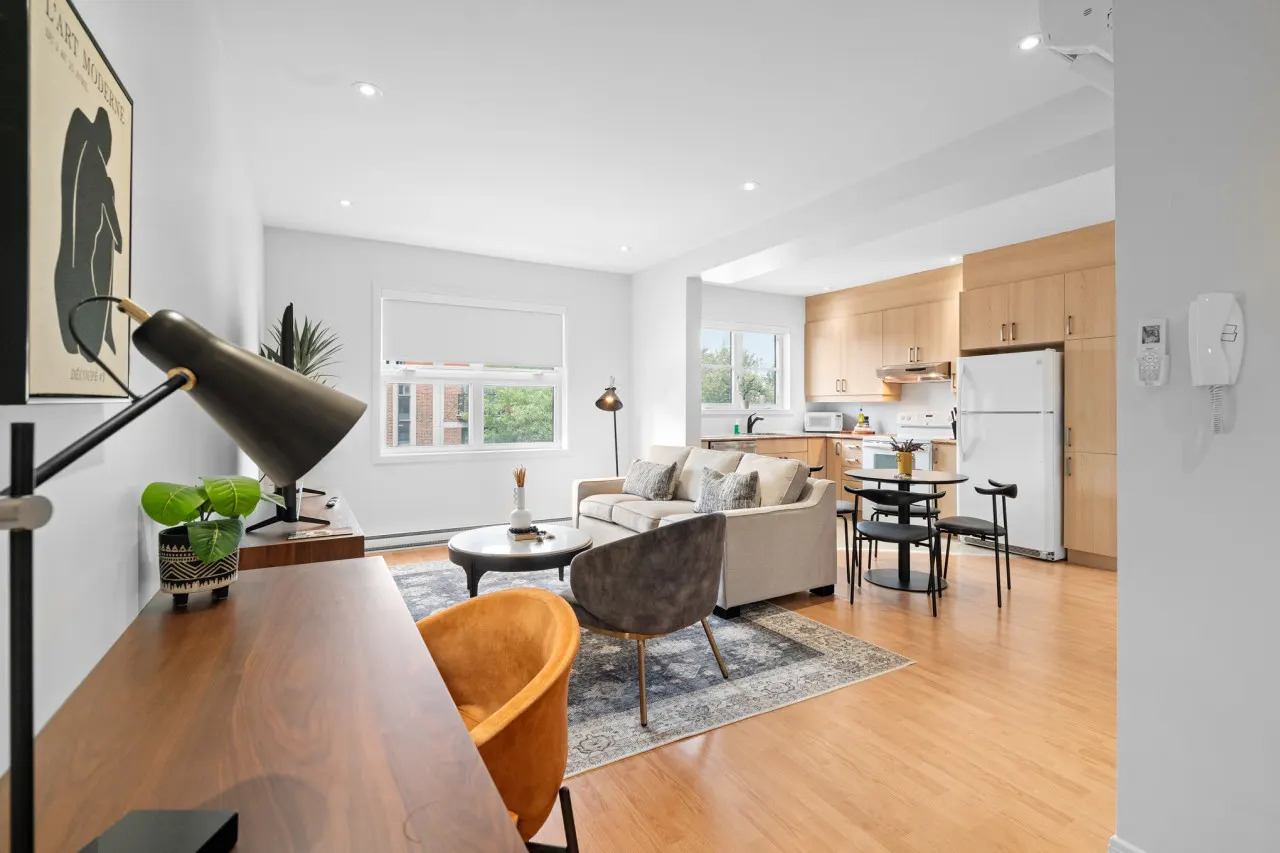 Little Italy - Trendy 2-Bedroom Haven by Jean Talon Market - Unit 4 2
