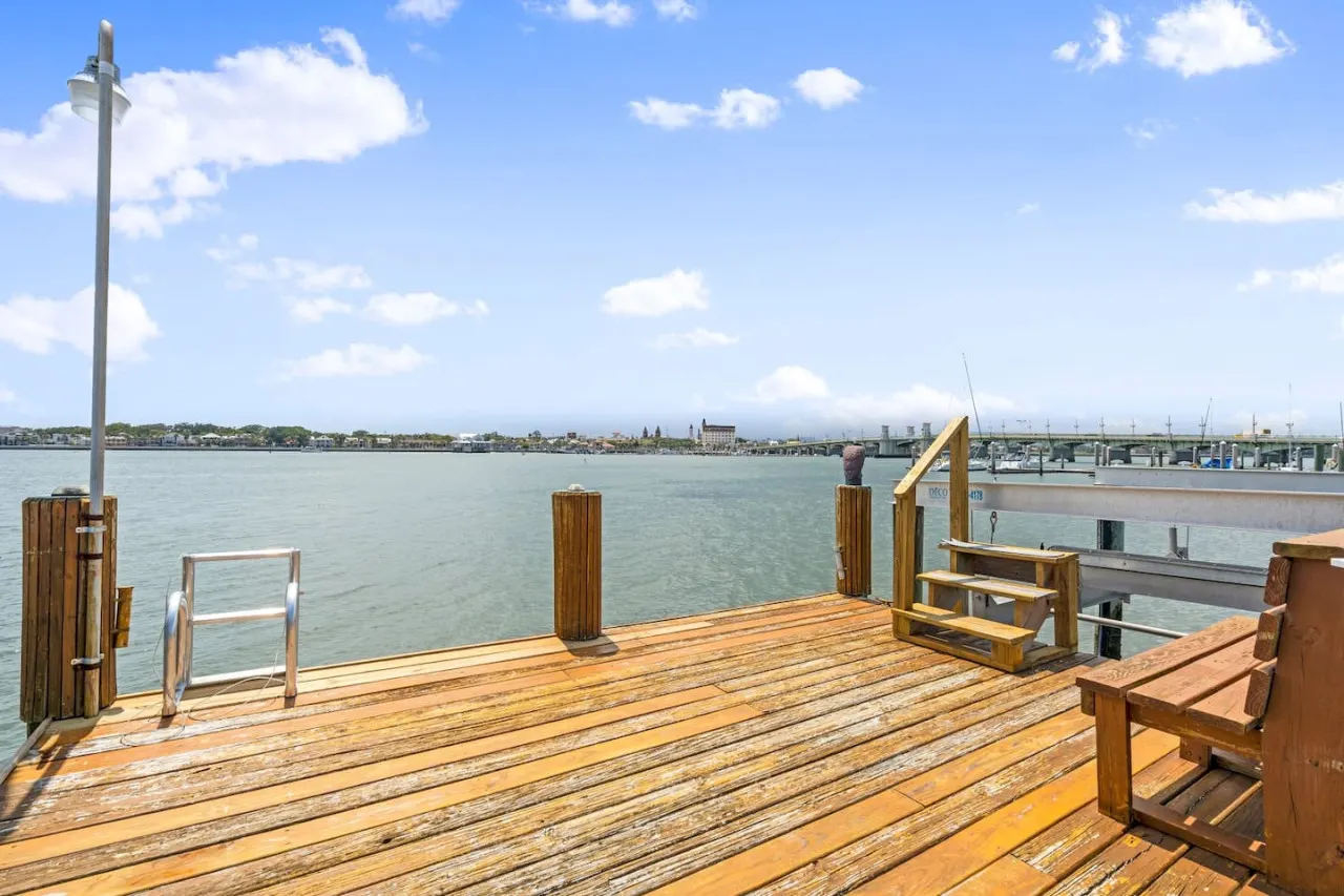 Bayfront Cottage 4