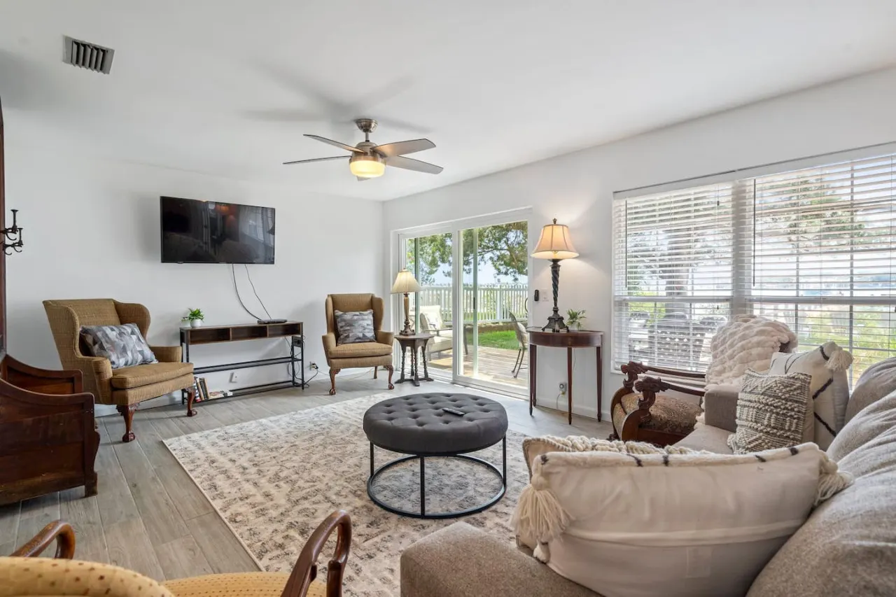 Bayfront Cottage 7