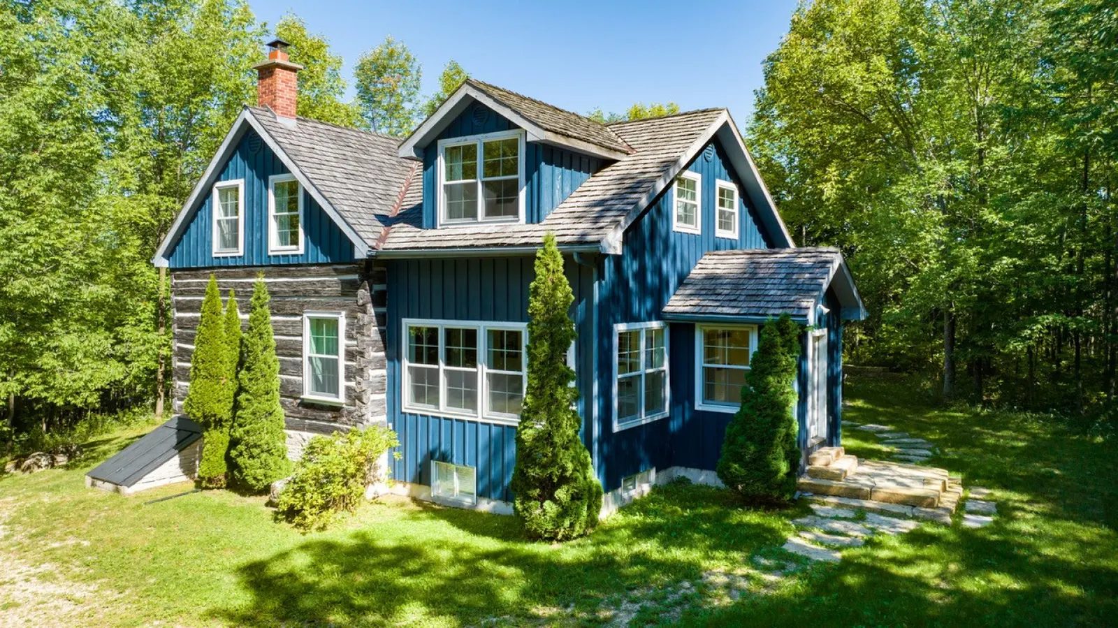 Malcom Cottage · Stunning 6 Bedroom Chalet In Beaver Valley! — photo 2
