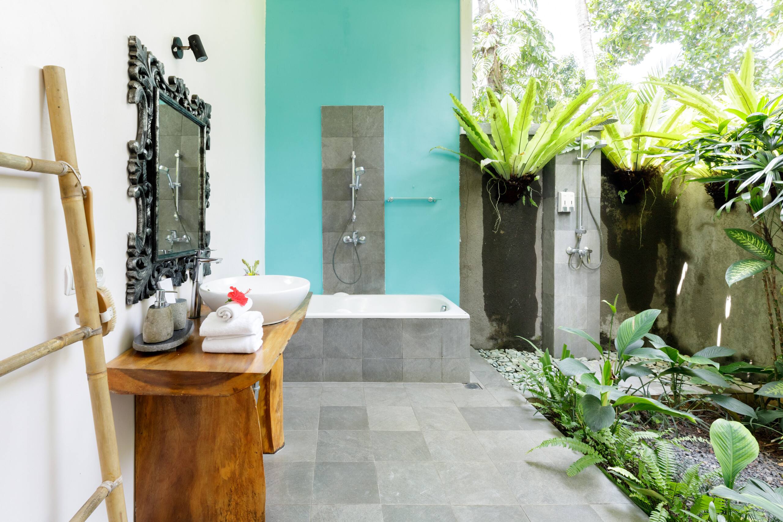 Tranquil Paradise Villa with Pool and Attentive Staff 11