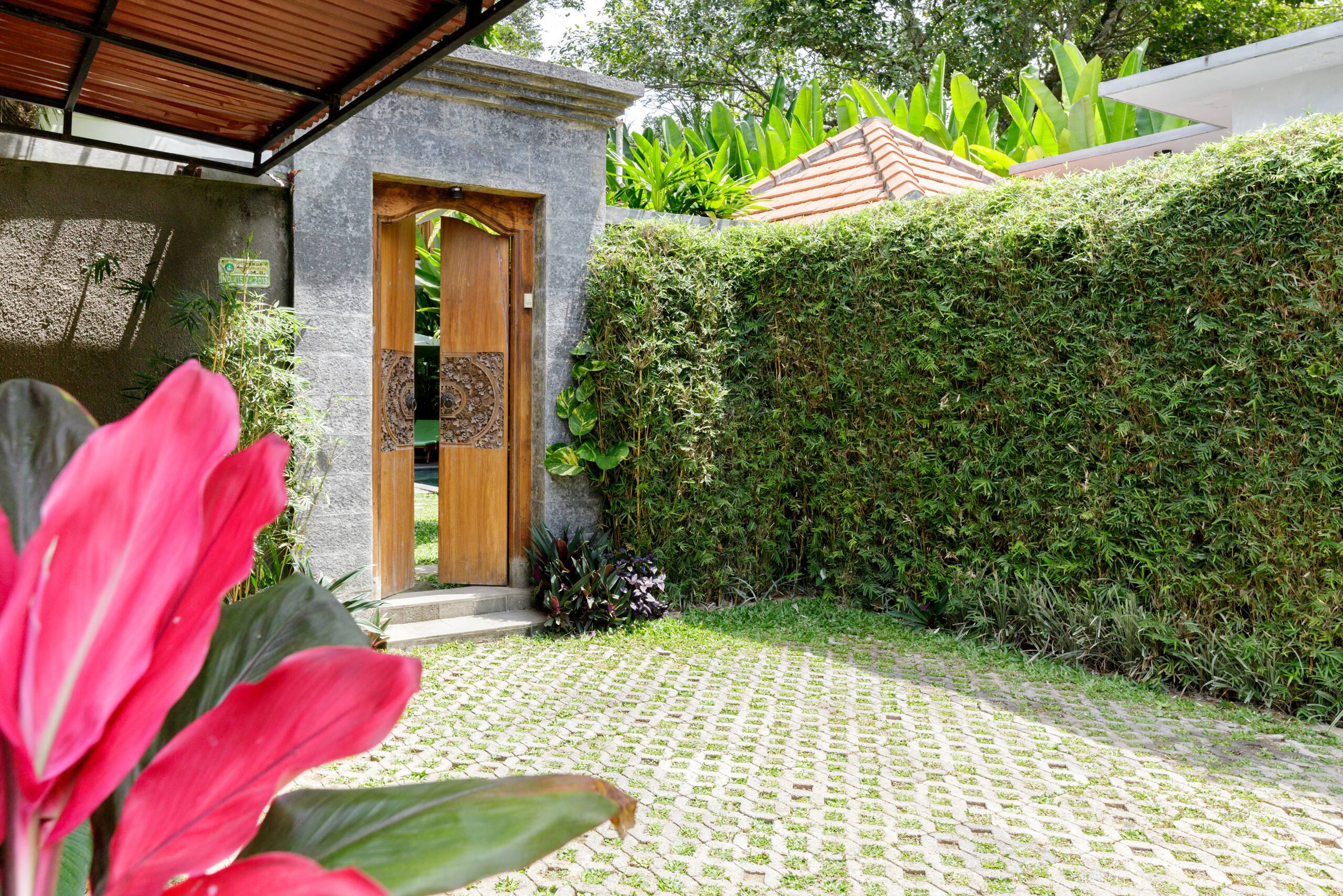 Tranquil Paradise Villa with Pool and Attentive Staff 18